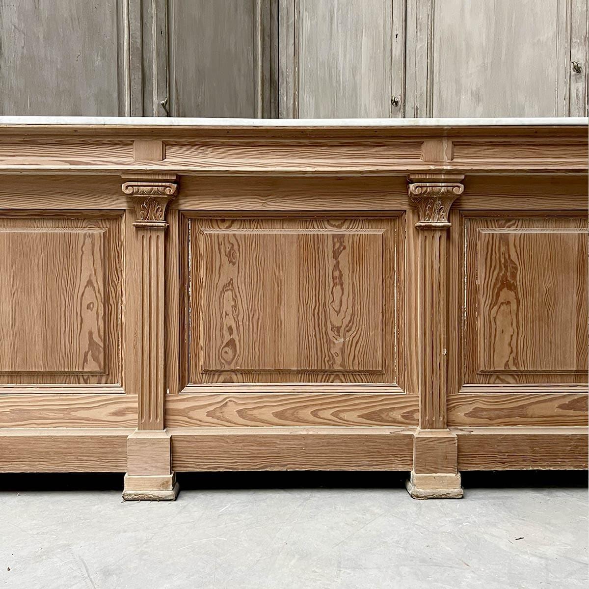 Fir counter with Carrara marble top in vendita 4