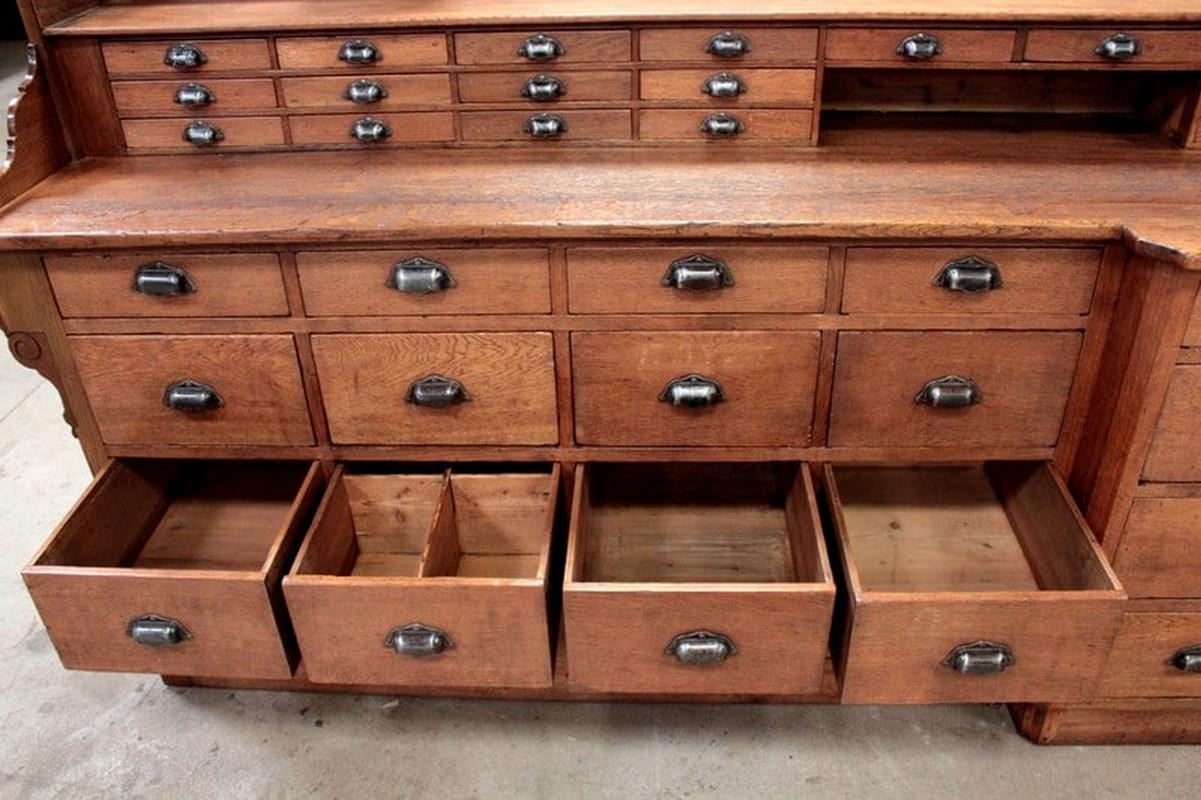 Oak Pharmacy Counter – Early 20th Century For Sale 2