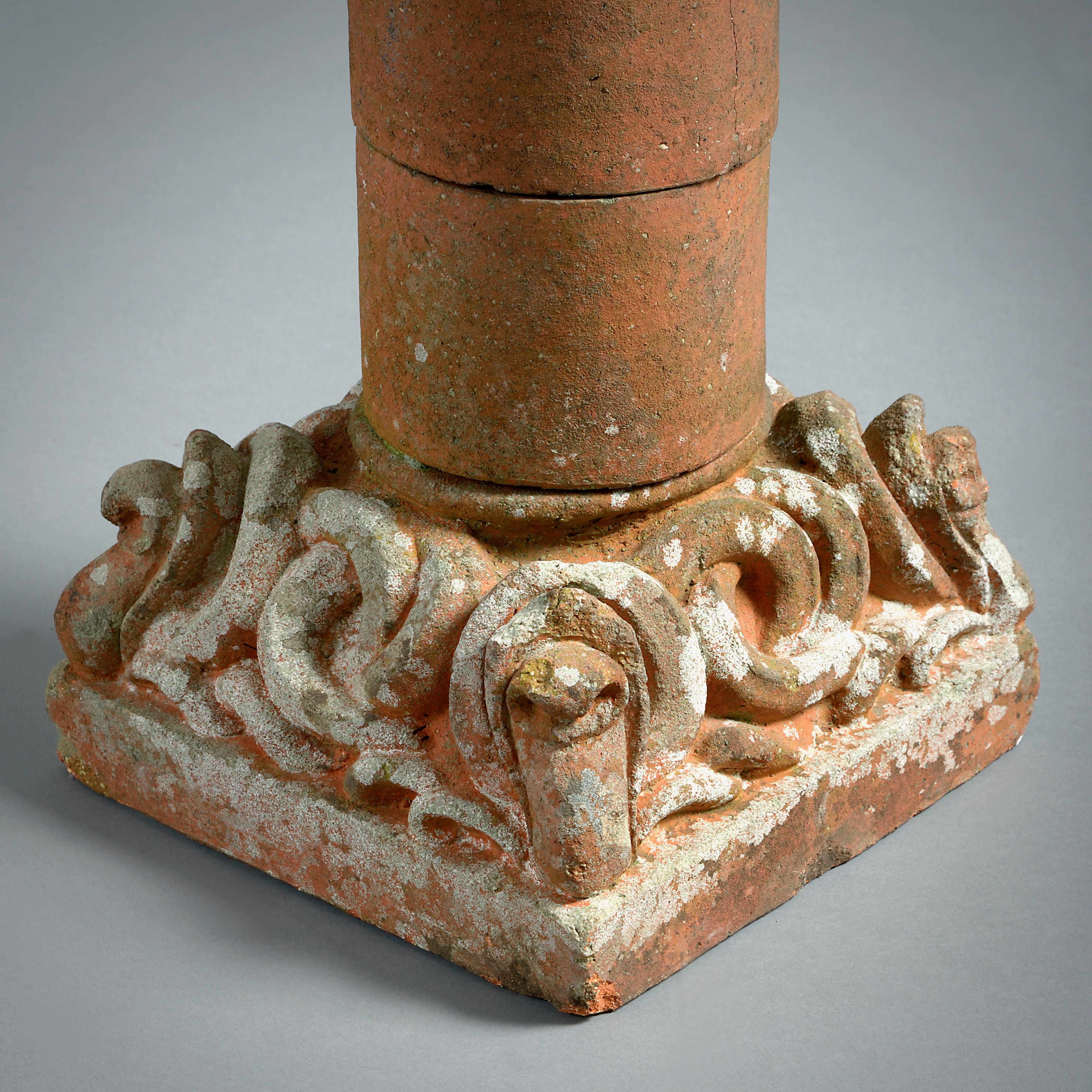 Poterie Compton Sundial en vente 1