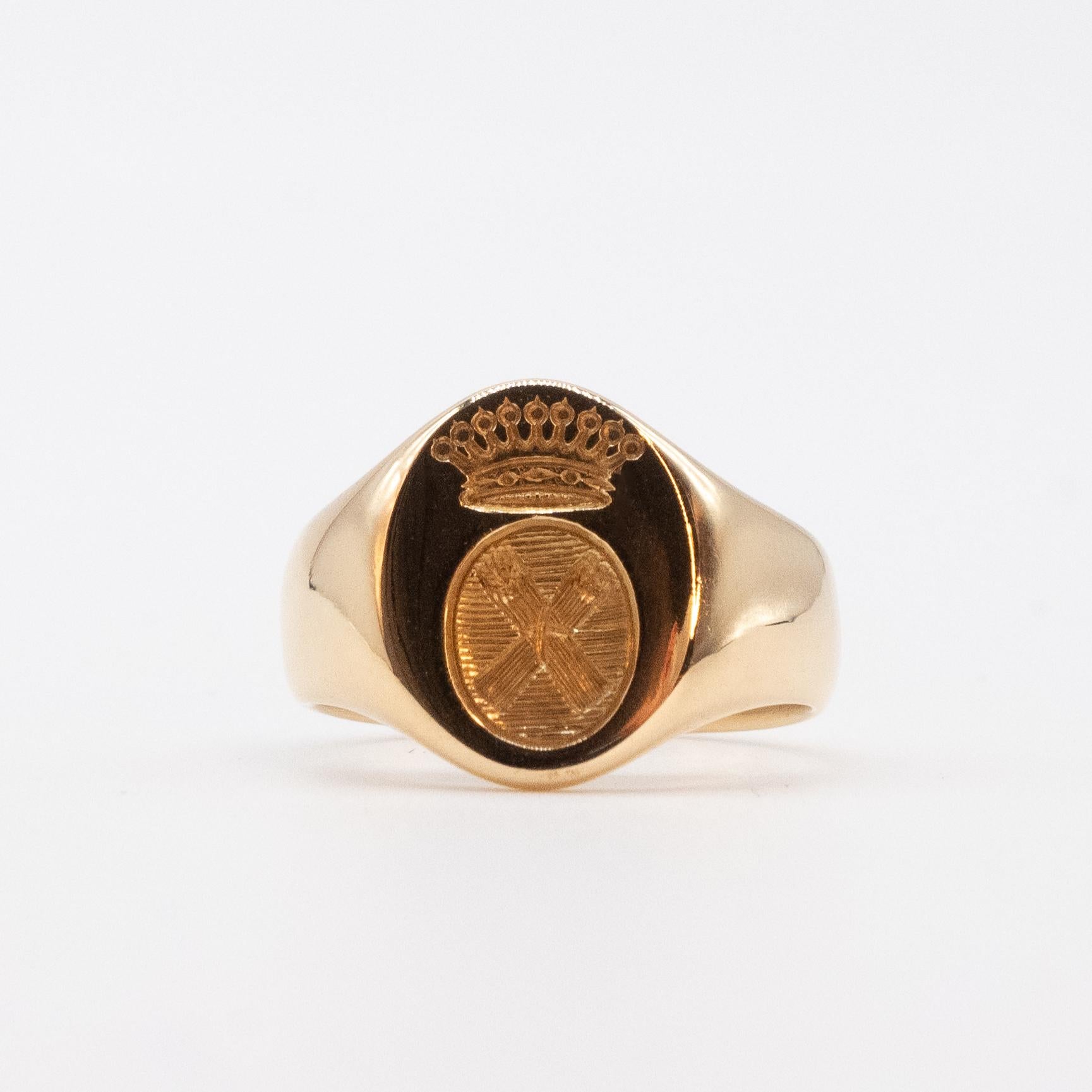 Comtale Signet Ring 18 Carats Gold In Excellent Condition In Vannes, FR