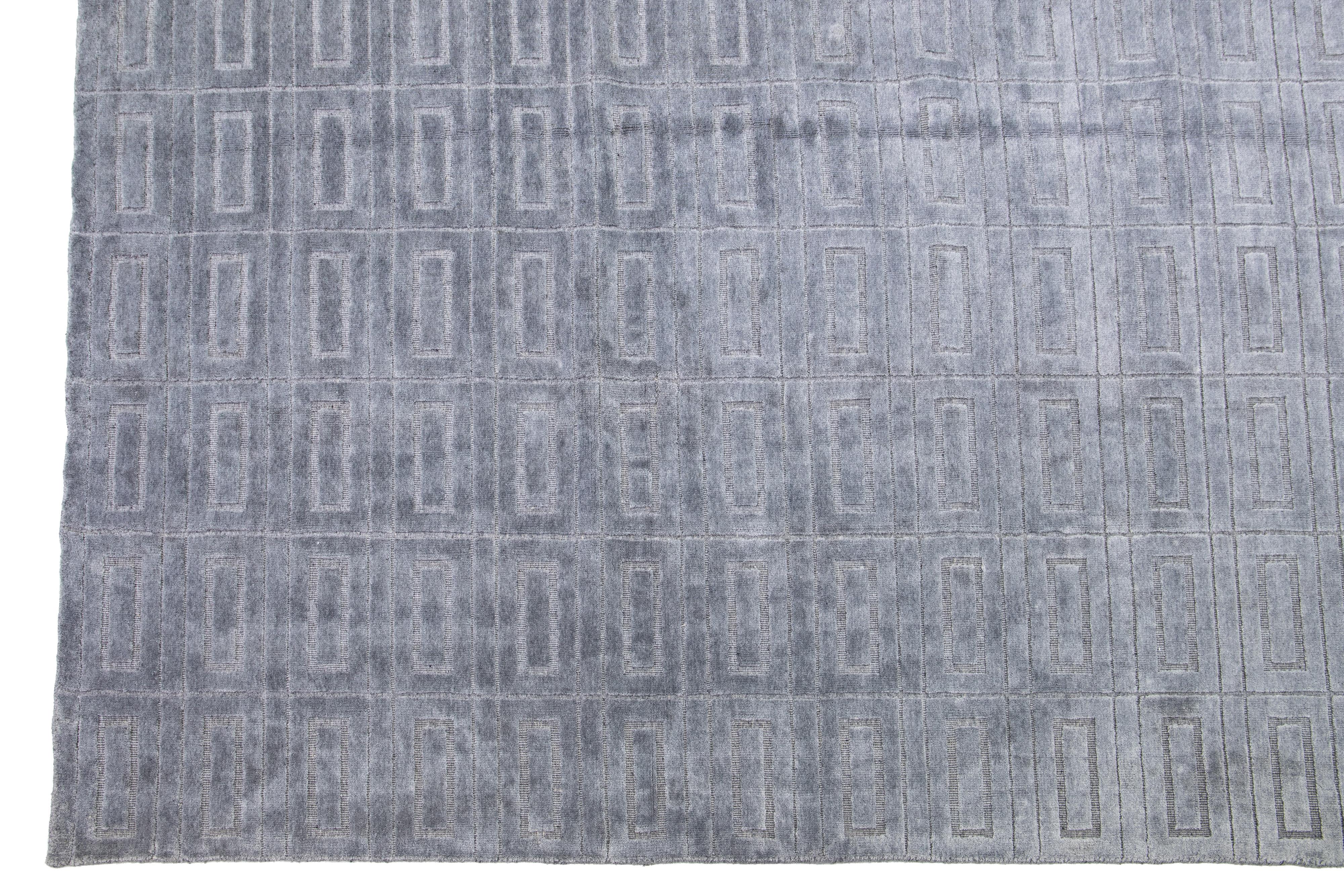 Art Deco Comtemporary Handmade Wool & Silk Rug with Gray Geometric Pattern For Sale