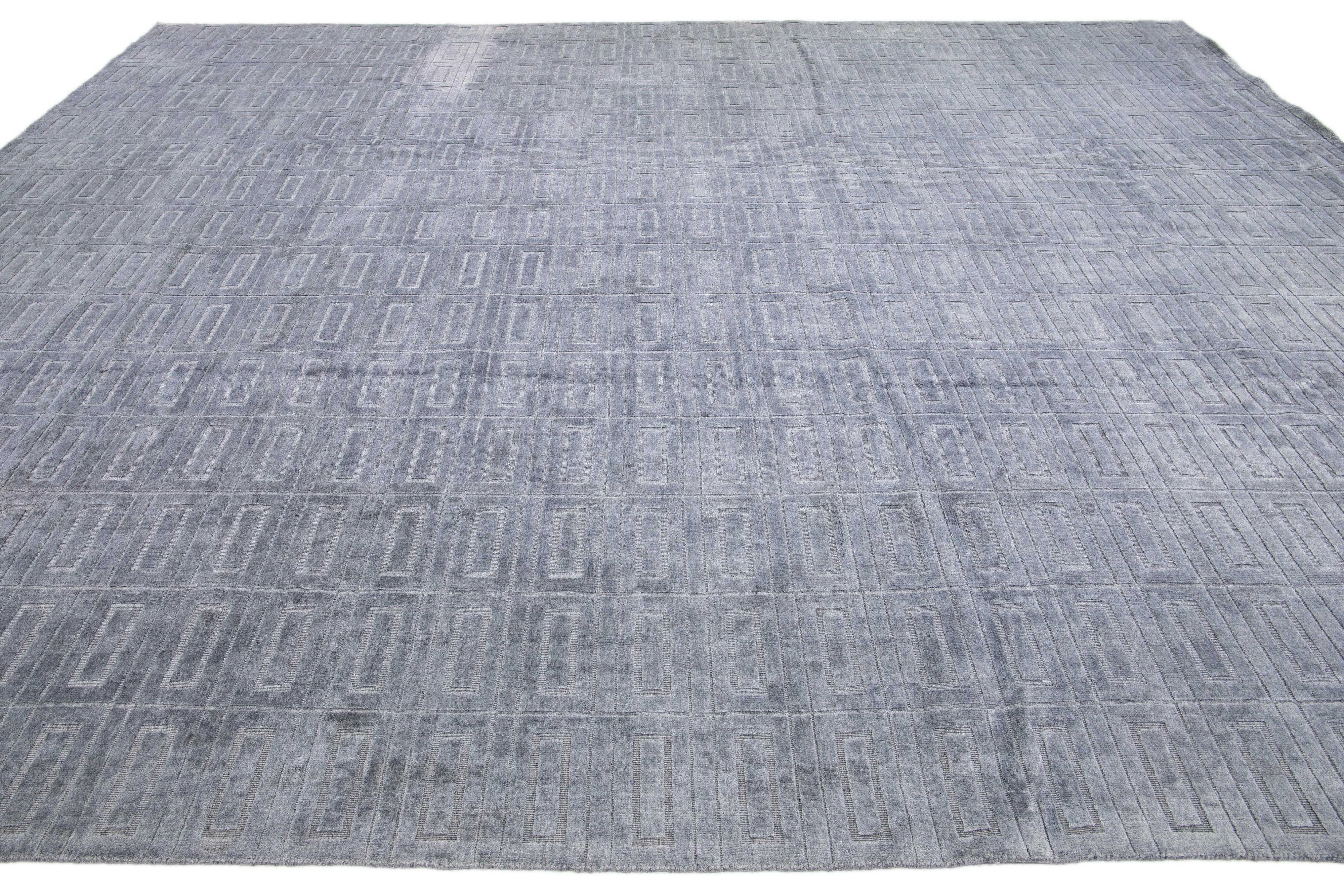 Indian Comtemporary Handmade Wool & Silk Rug with Gray Geometric Pattern For Sale