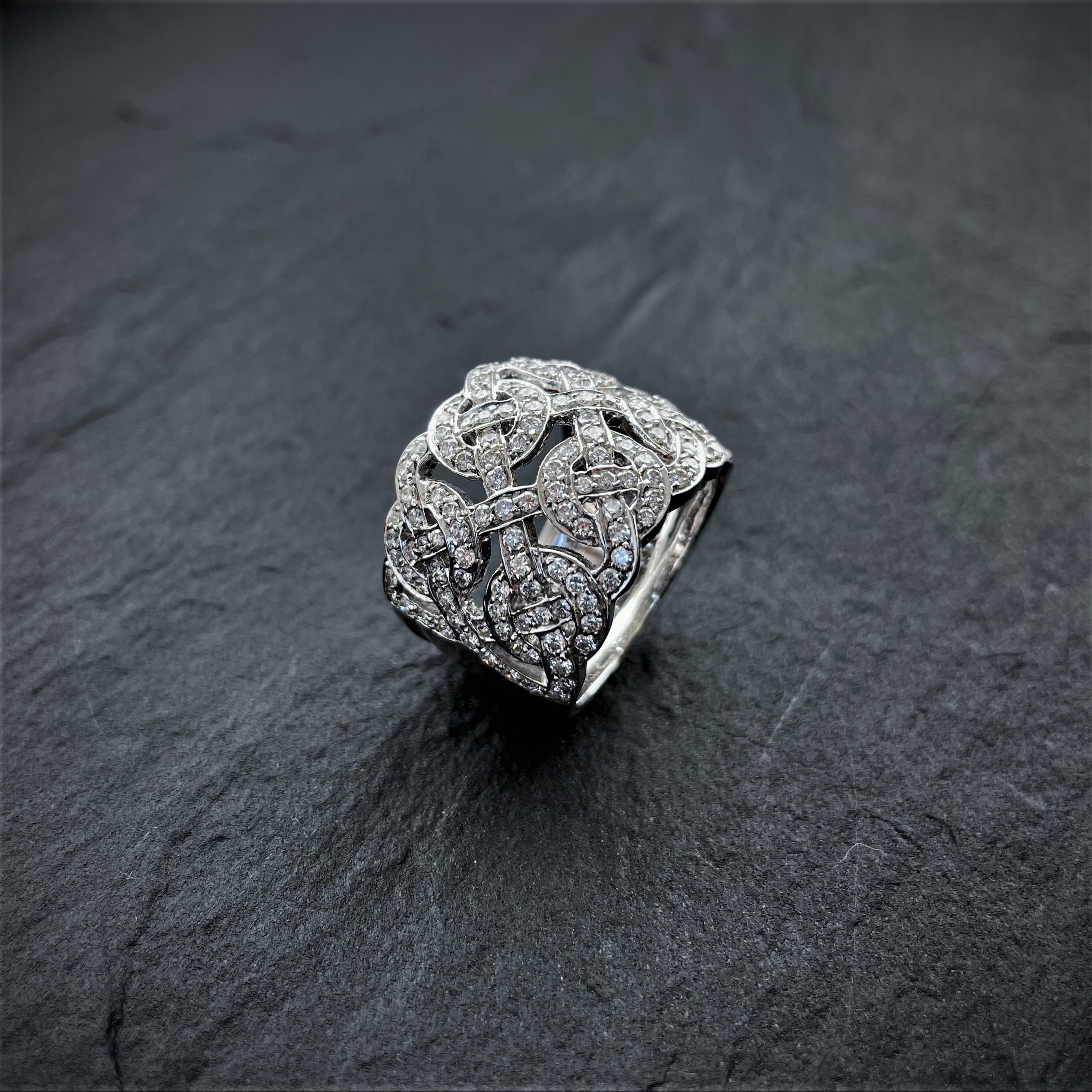 Contemporary Rosior one-off Cocktail Ring set with Diamonds in White Gold For Sale