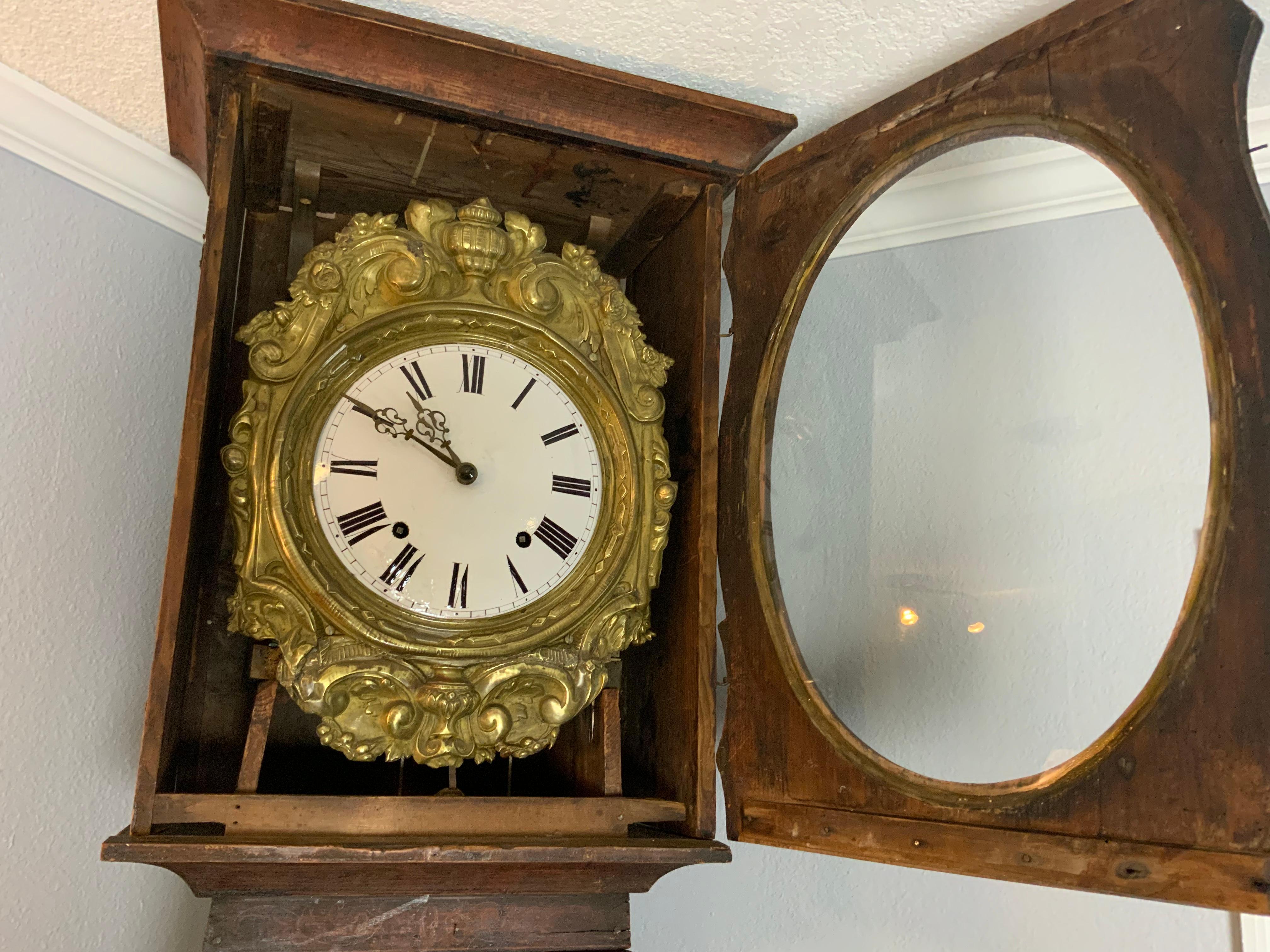 Comtoise Morbier Uhr mit großem Gehäuse (Spätes 19. Jahrhundert) im Angebot