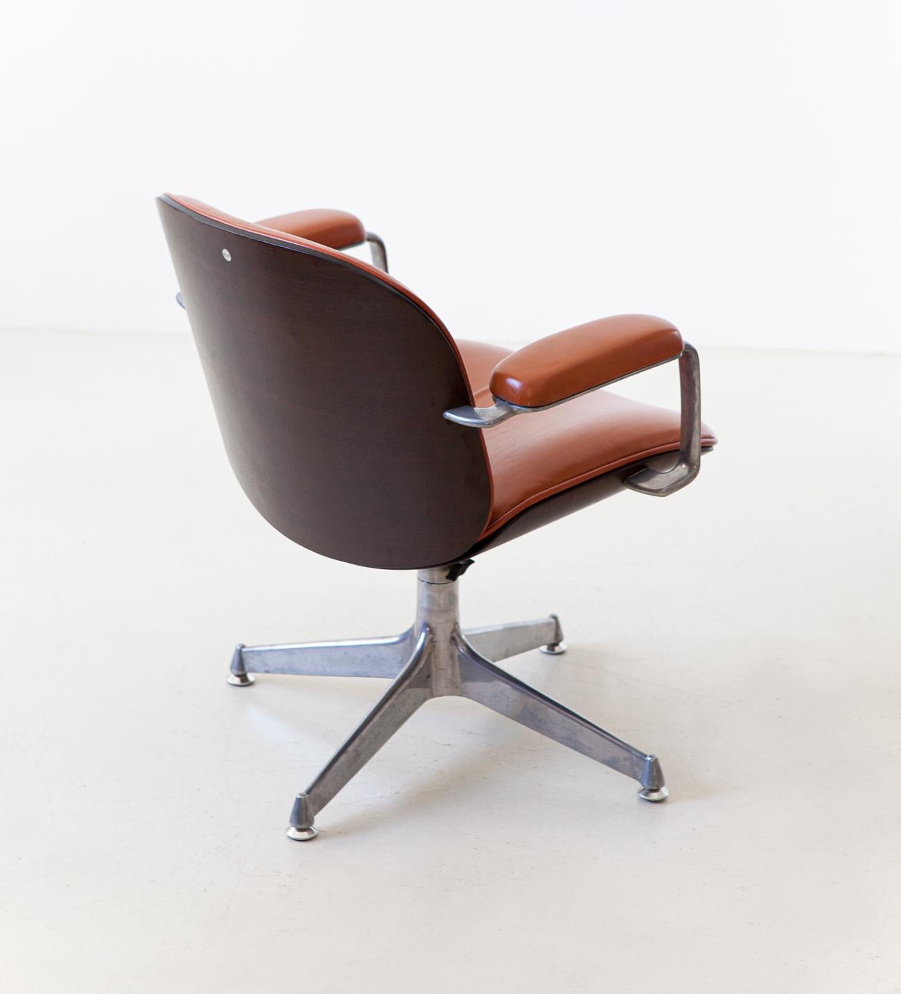 Italian Conac Leather Swivel Chair by Ico Parisi for MIM Roma