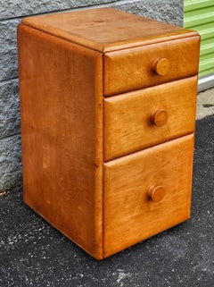 Conant Ball Early American Style Maple Bedside Chest of Drawers Nightstand