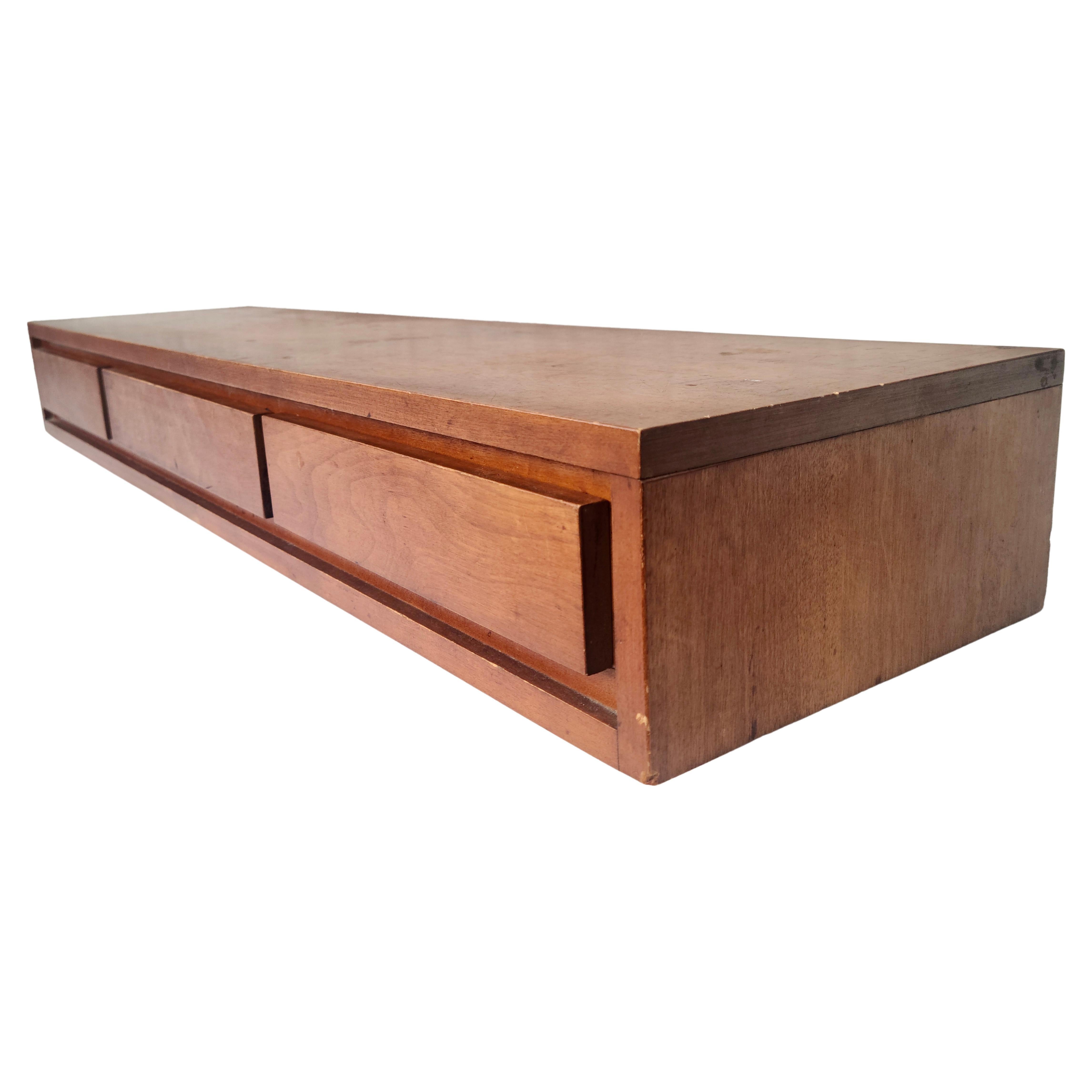 Conant Ball Gallery Drawer Box Modern Mates Leslie Diamond Rare In Good Condition For Sale In Fraser, MI