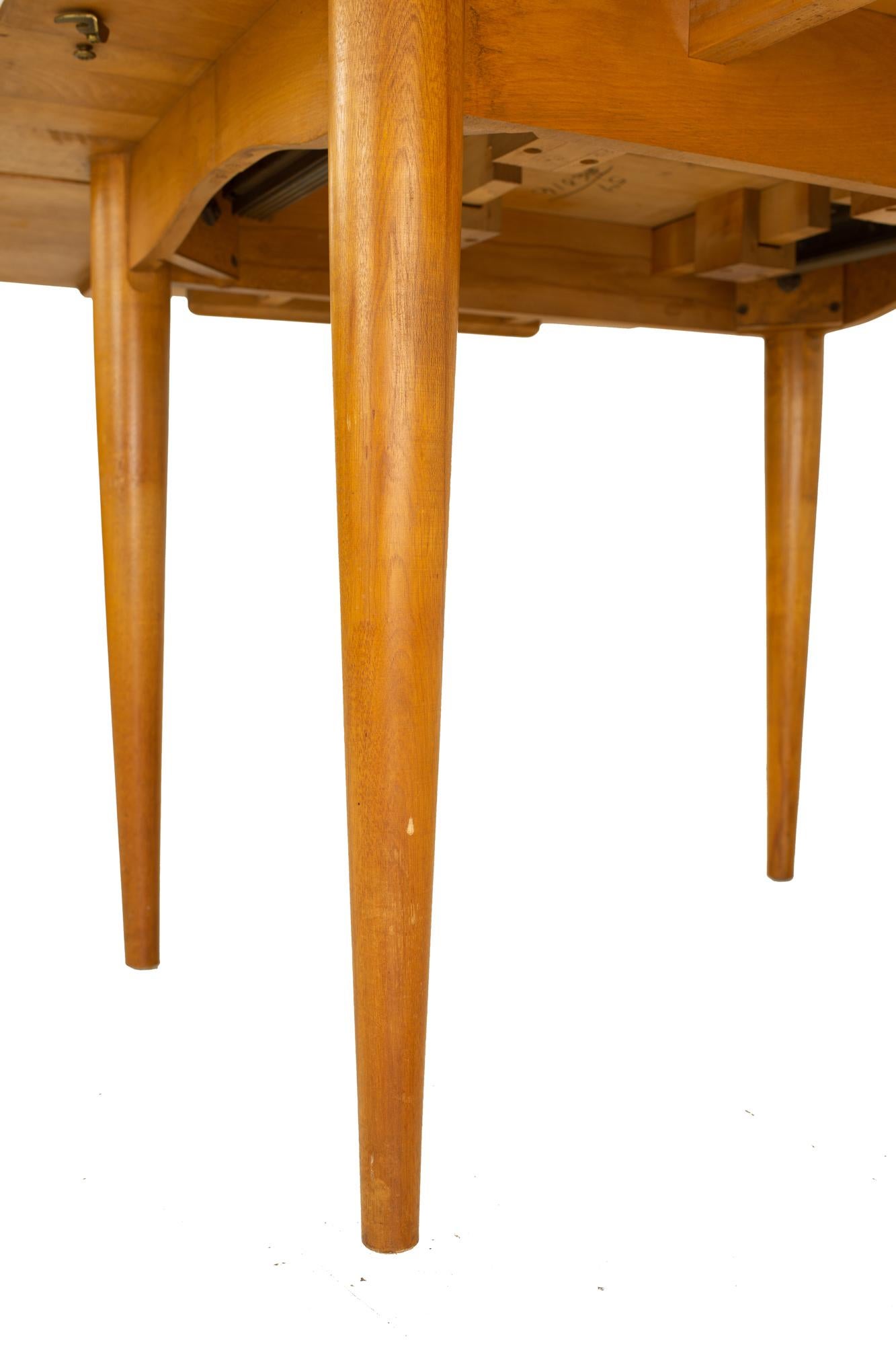 Conant Ball Mid Century Drop Leaf Maple Dining Table with 2 Leaves In Good Condition For Sale In Countryside, IL