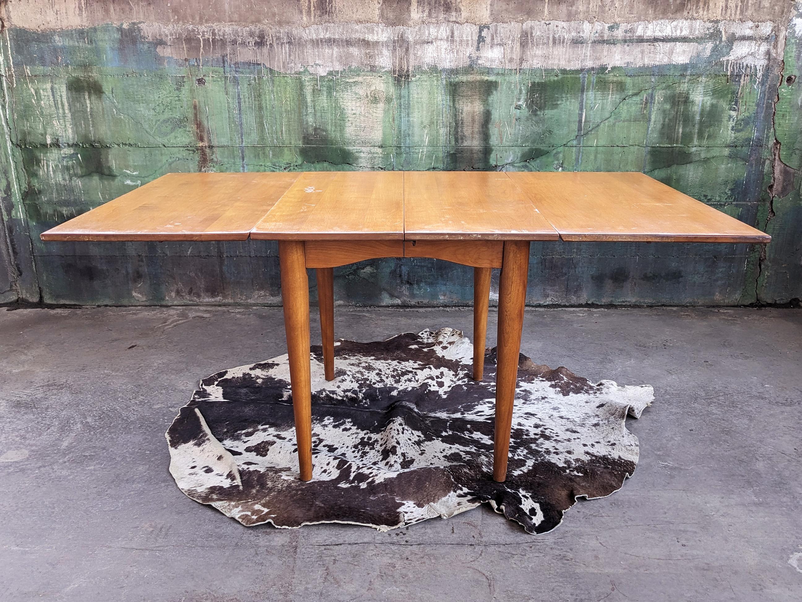 Érable Conant Ball Mid Century Drop Leaf Dining Table en érable avec 4 feuilles ! en vente
