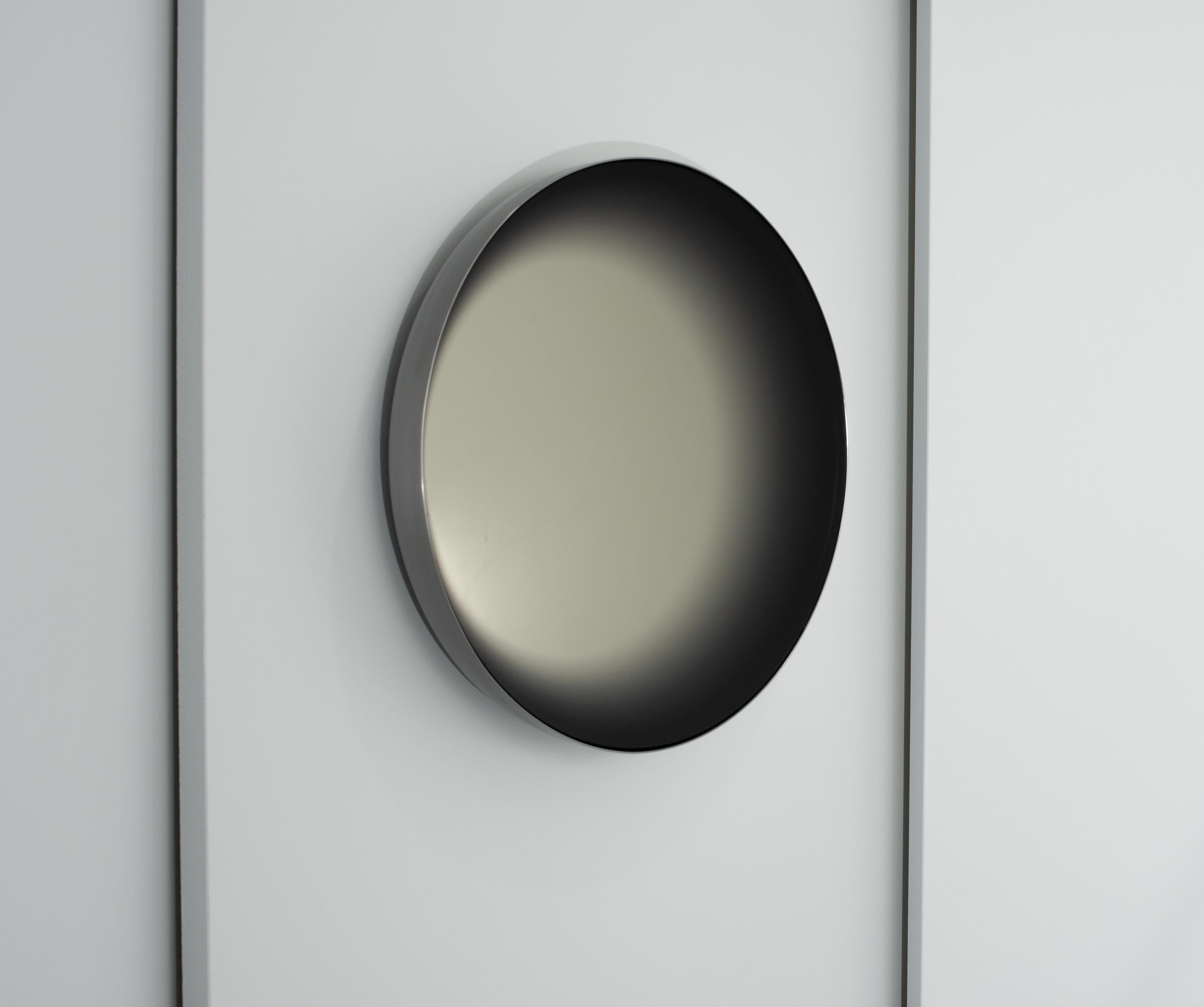 Le miroir convexe concave est une pièce en édition ouverte créée pour l'exposition Alt Material, qui fait partie de la NGV (National Gallery of Victoria) Melbourne Design Week 2020. L'objectif était de concevoir un objet d'usage en réponse au thème
