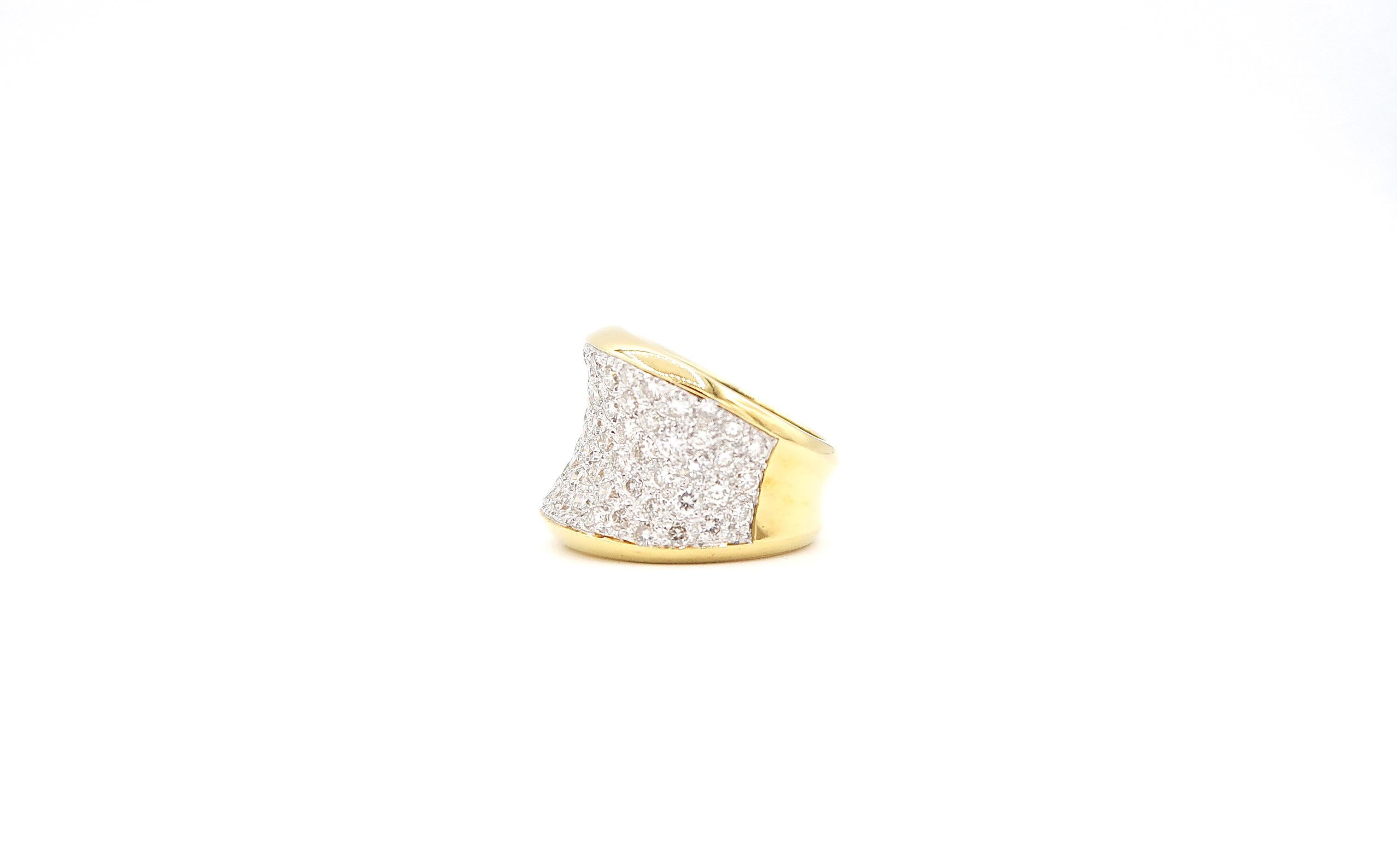 Concave Diamond Pavé 18 Karat Yellow Gold Ring

Please let us know upon checkout if you wish to have the ring resized.

Ring size: US 6, UK L

Gold: 18K 14.60g.
Diamond: 2.69cts.