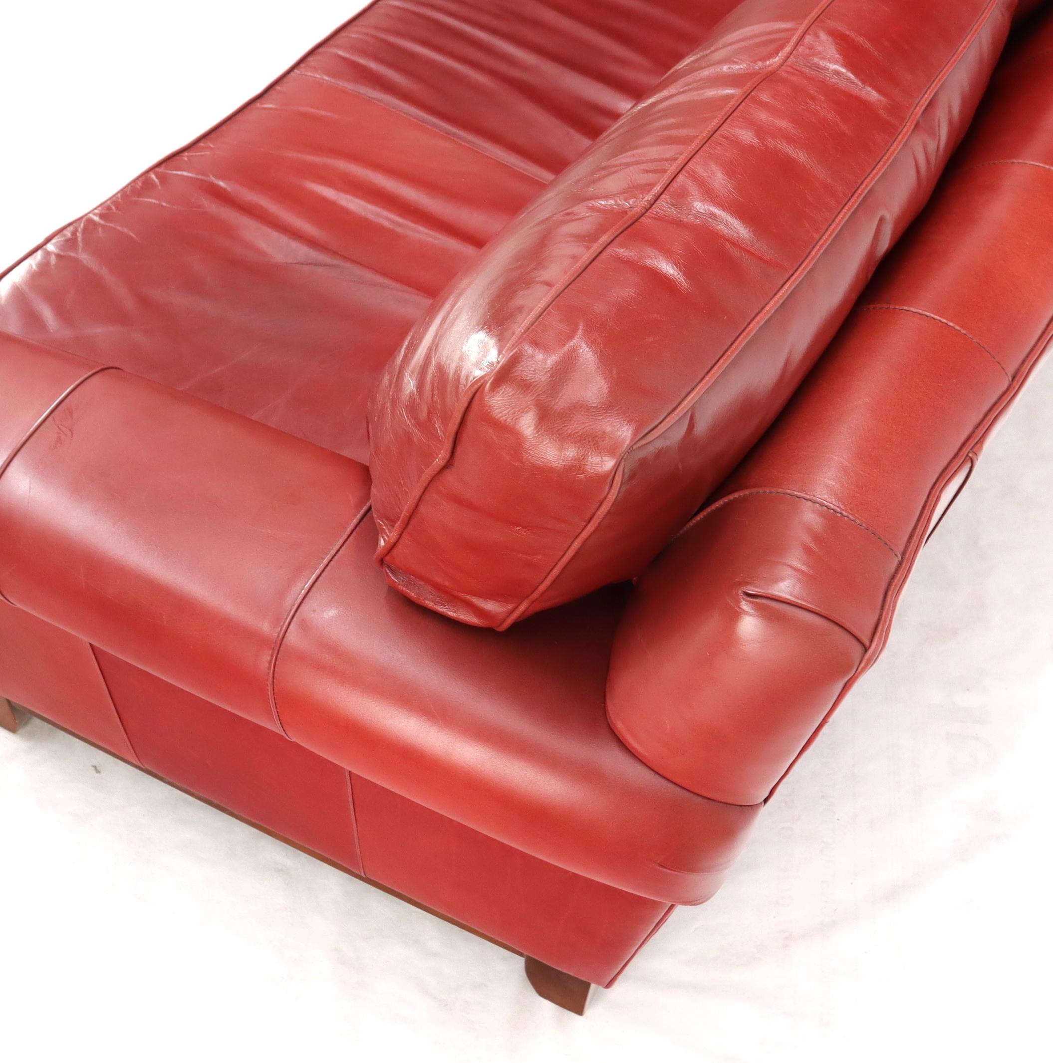 Concave Front Edge Tomato Red Leather Upholstery Couch Leather Sofa Thomasville In Good Condition In Rockaway, NJ