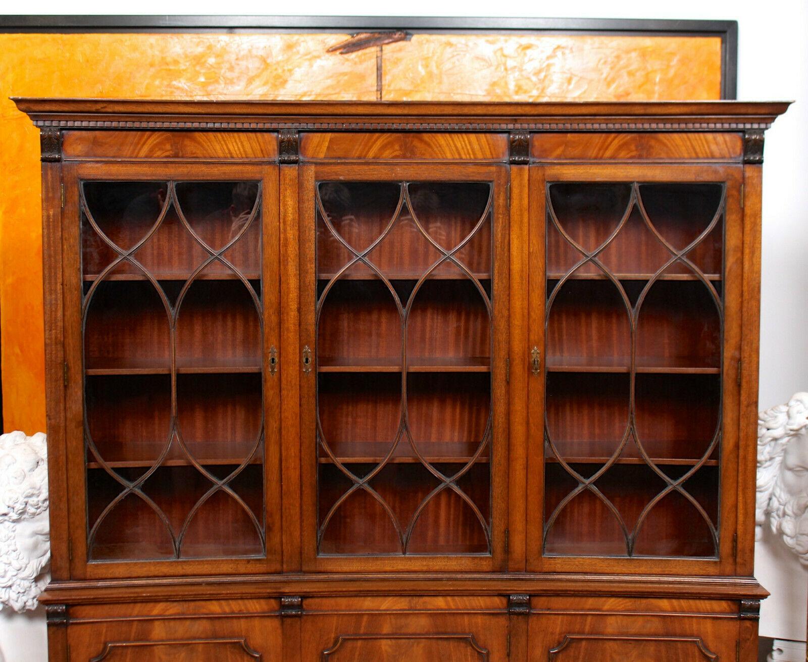 Concave Glazed Bookcase Bevan Funnel Display Cabinet Mahogany Astragal In Good Condition In Newcastle upon Tyne, GB