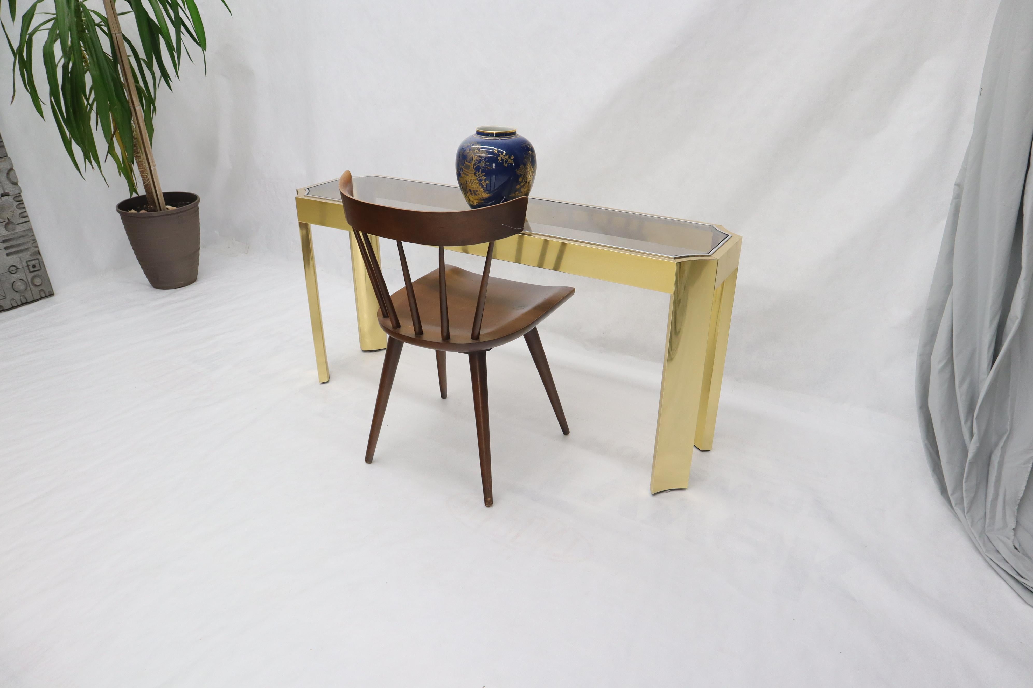 Laiton Console rectangulaire à pieds concaves en laiton et plateau en verre - Table de canapé en vente