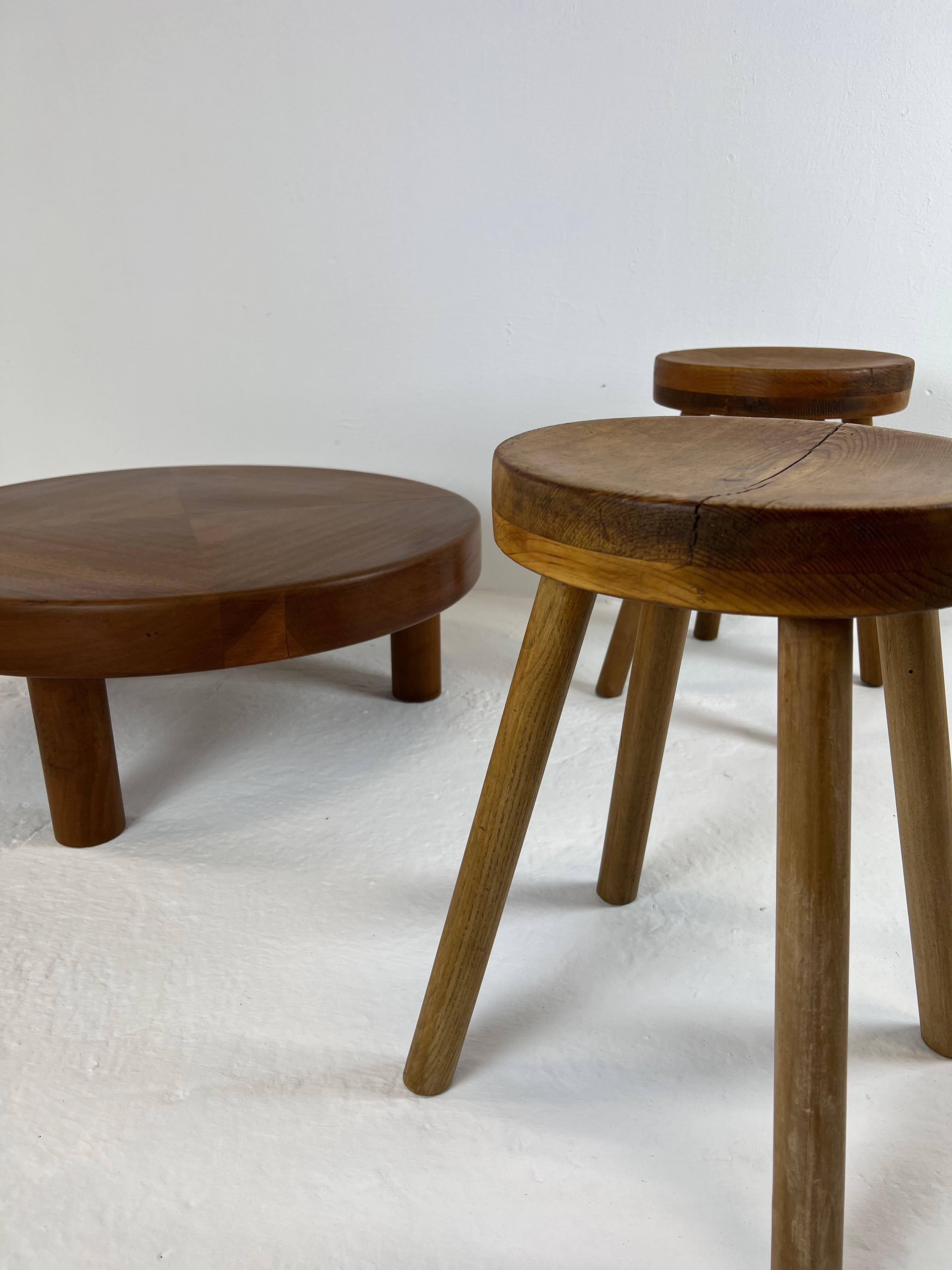 Tabourets modernistes concaves en vente 2