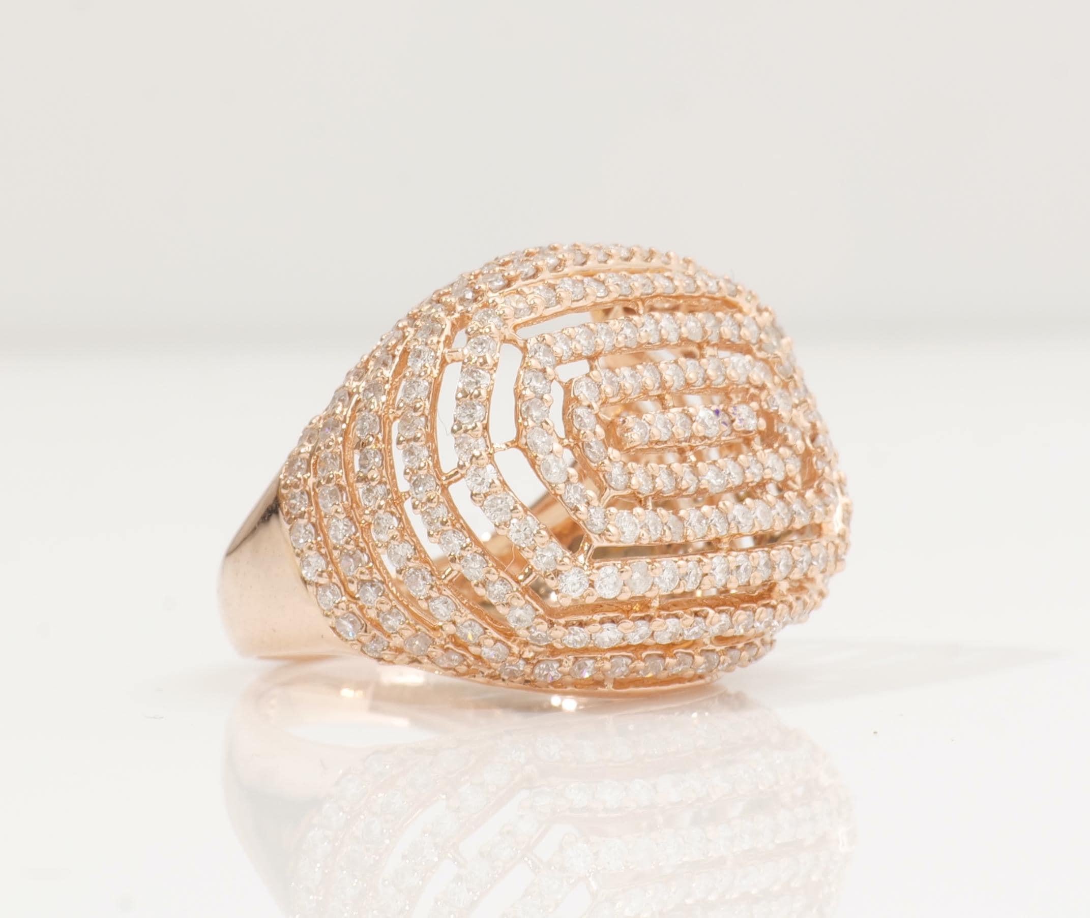 Anello con diamanti ovali concentrici in oro massiccio 14K (certificato) in vendita 2