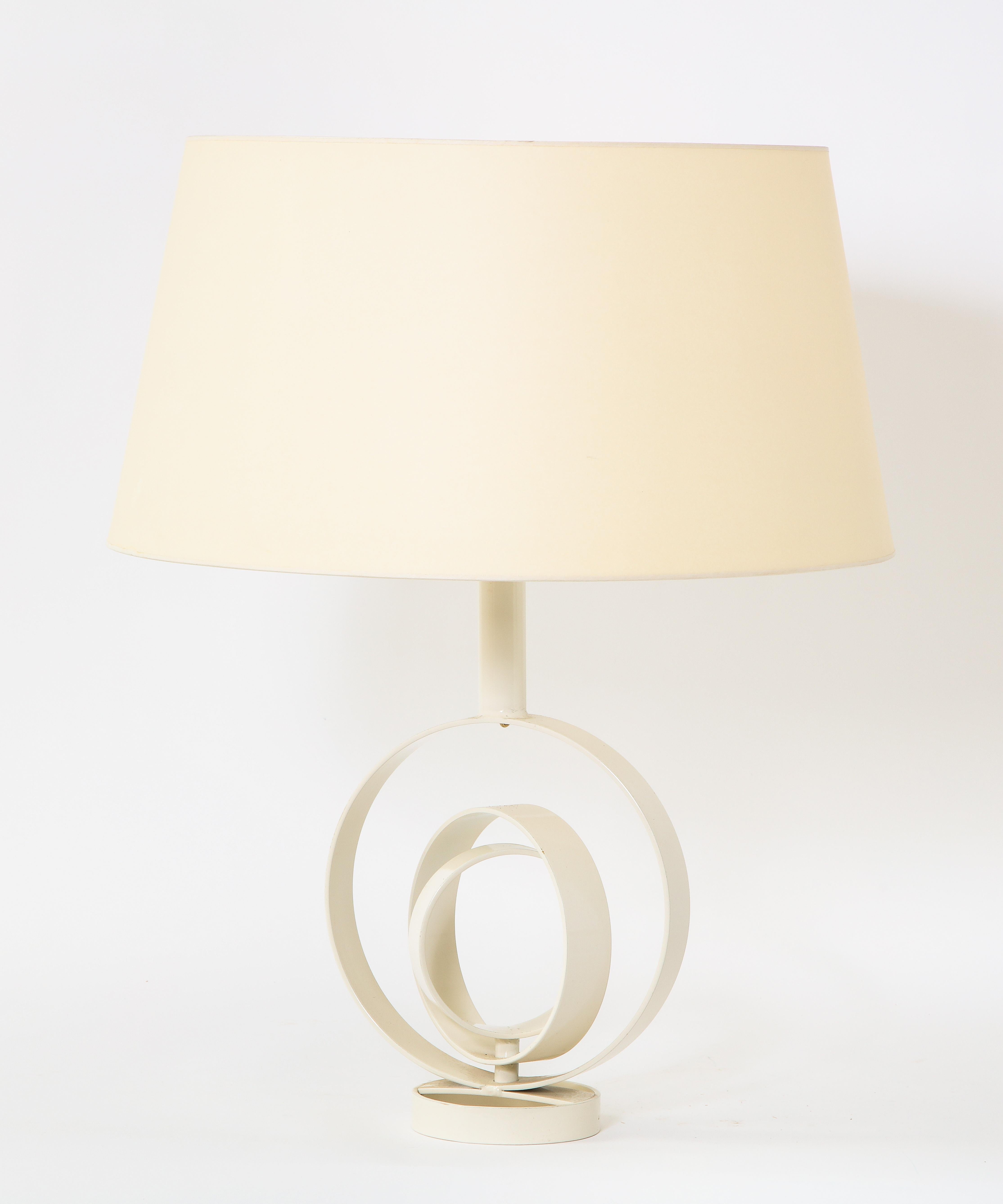 Mid-Century Modern Concentric Ring Painted Metal Table Lamp, France, 1970s For Sale