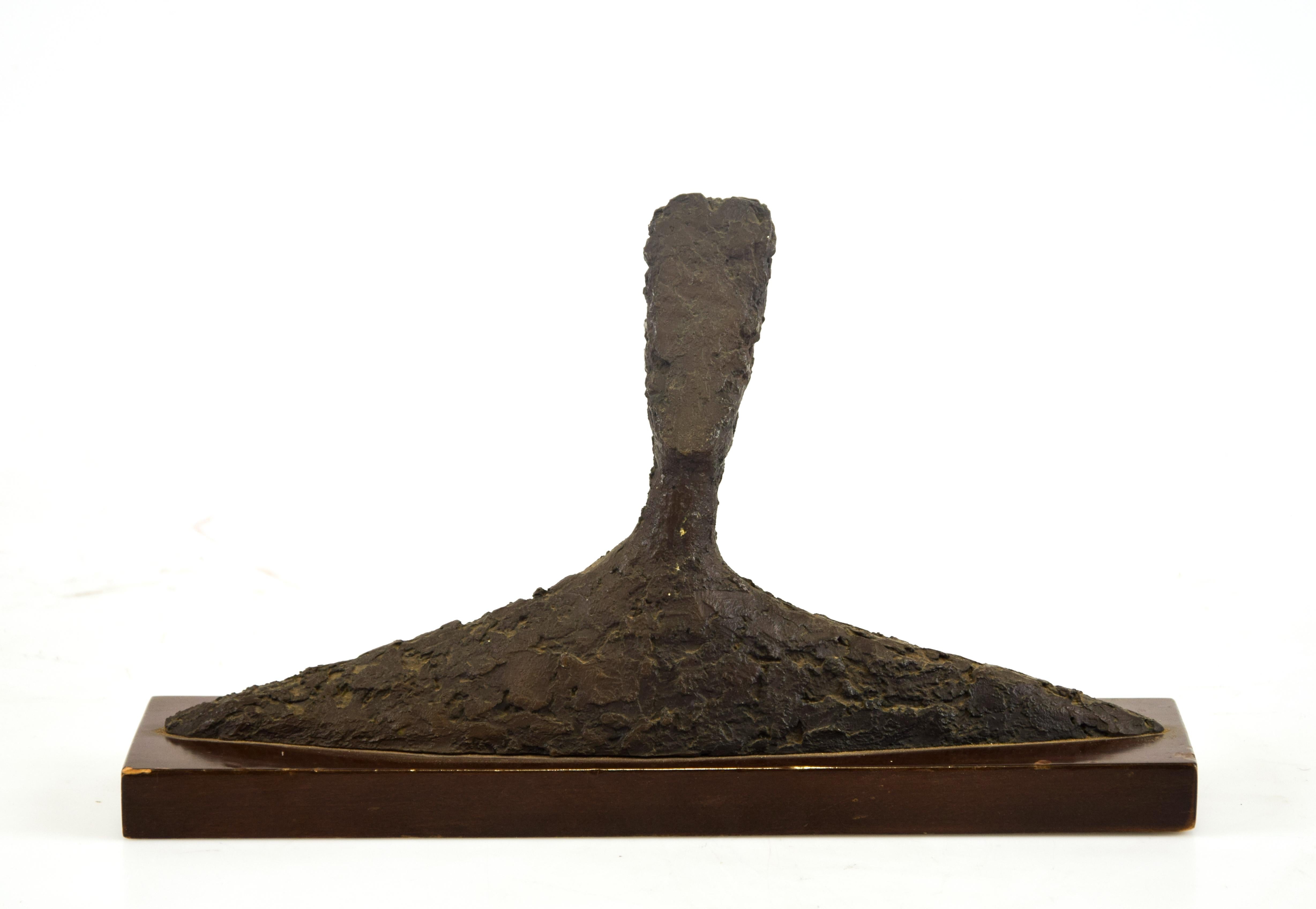 Conceptual Sculpture is a contemporary sculpture realized in the 20th century.

Bronze sculpture signed Bestetti on the back.
The sculpture is mounted on a wooden base. 

This object is shipped from Italy. Under existing legislation, any object