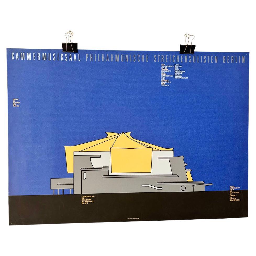 Les affiches et les gravures peuvent présenter des signes de vieillissement, tels que la décoloration du papier, des déchirures, des plis et d'autres imperfections.

Ces pièces faisaient partie d'une collection d'œuvres d'art appartenant à un