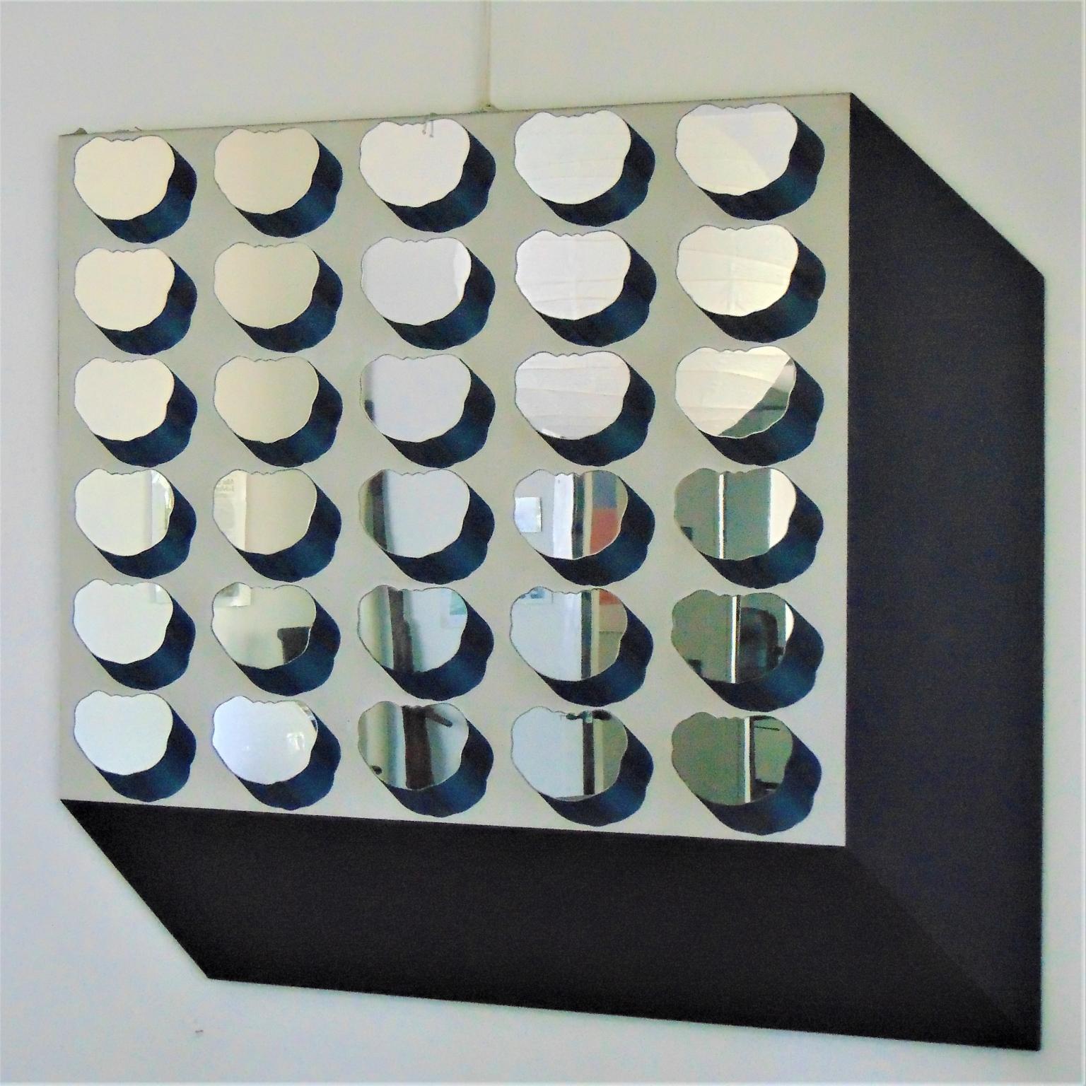 1968 Mirrored Pop Art Wall Sculpture, Concetto Pozzati, Acrylic on Canvas, Italy In Good Condition For Sale In Arosio, IT