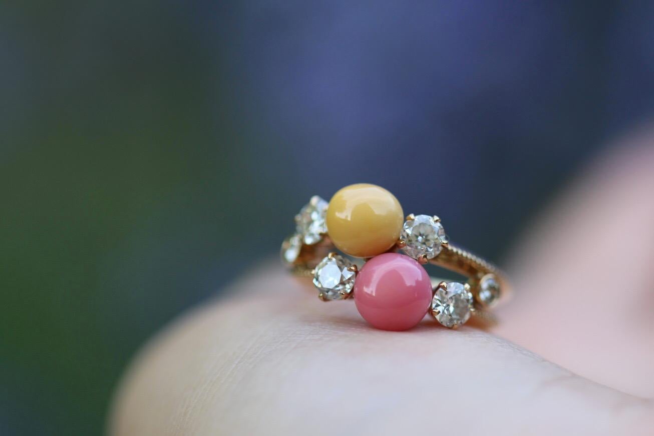 Women's or Men's Conch Pearl and Diamond 18 Karat Gold Ring