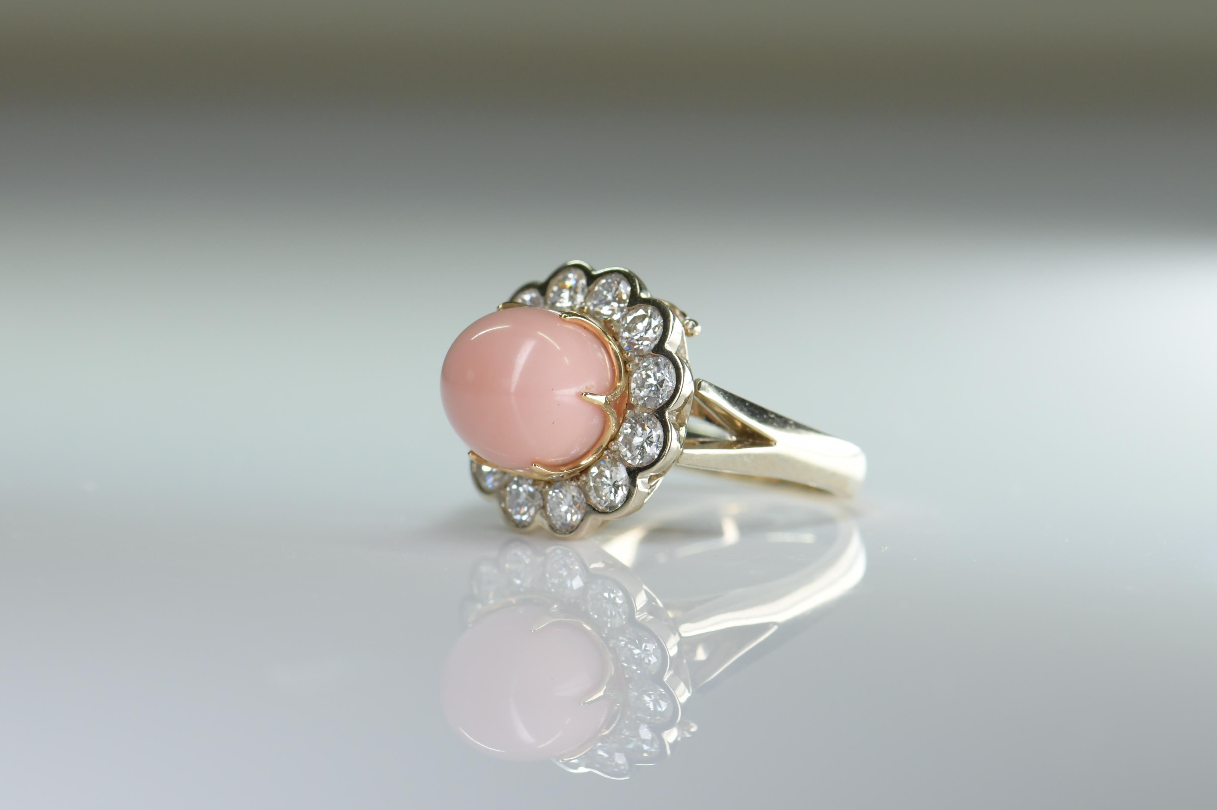 Conch Pearl and Diamond Cluster Ring in 18 Karat Gold with Gem Certification 1