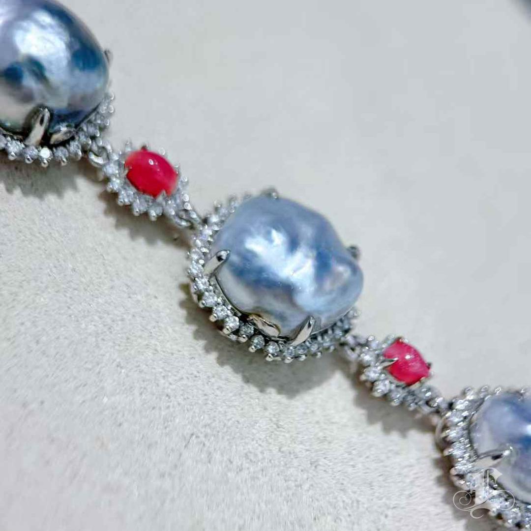 【Conchéa】Ocean Constellation Conch Pearl & Keshi Diamond Bracelet — 1.52ct In New Condition In New York, NY
