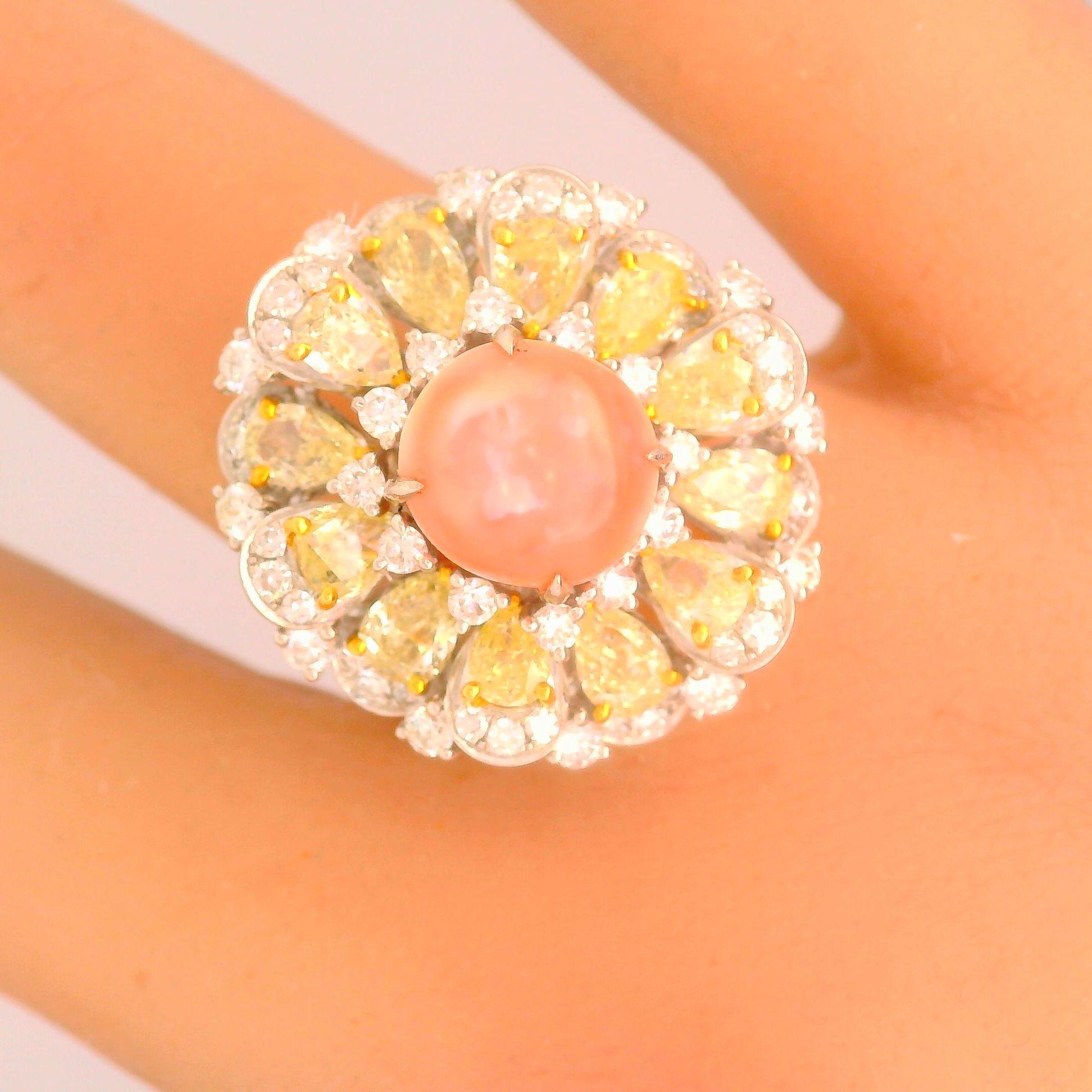 Conch Pearl & Diamond 18k White Gold Sunburst Cocktail Ring In New Condition In Beverly Hills, CA