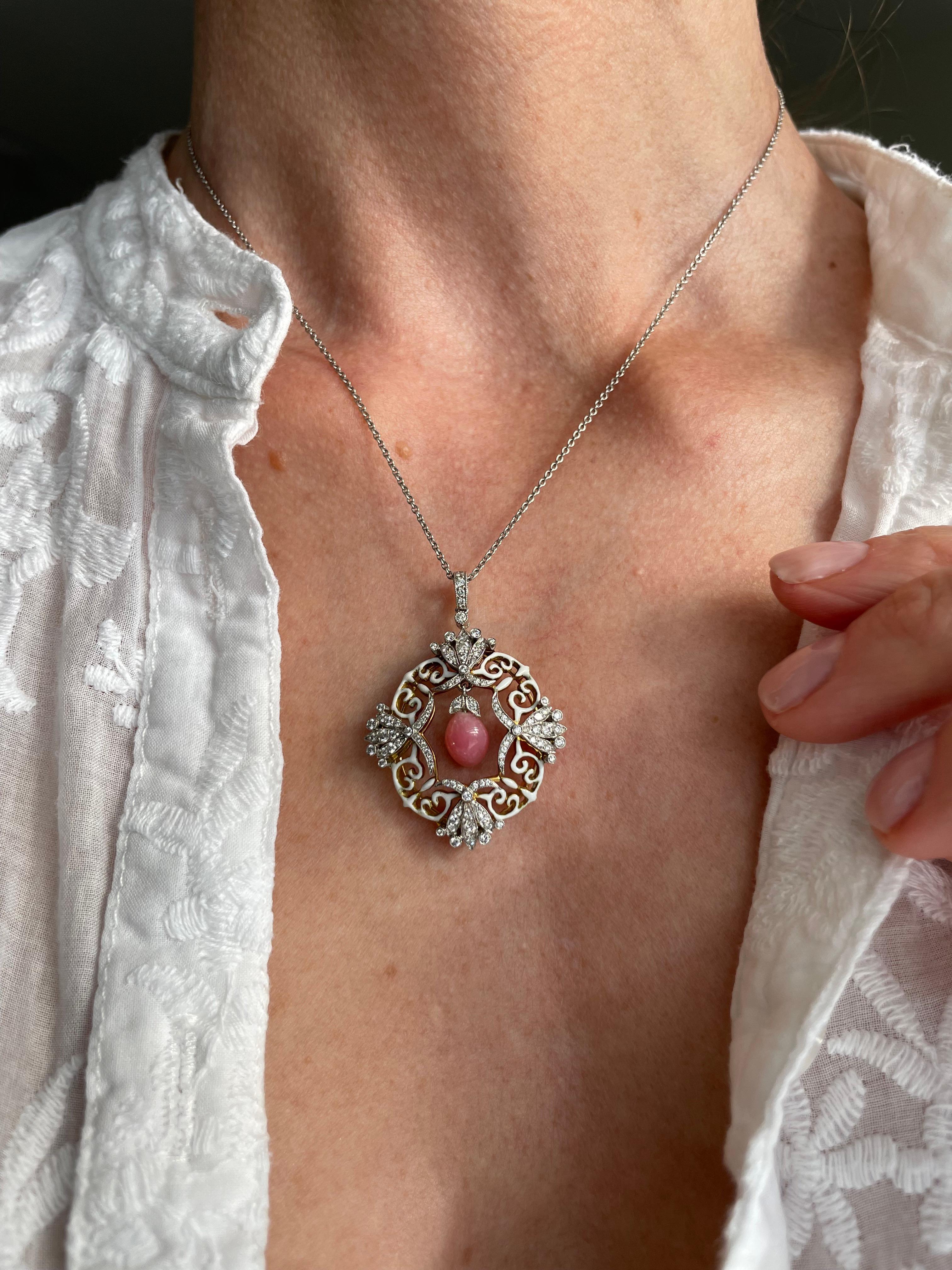 Muschelperlen-, Emaille- und Diamant-Anhänger (Brillantschliff)