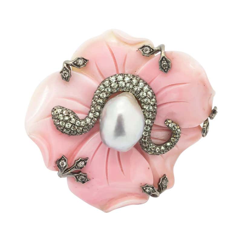Conch Pearl Jewelry - 19 For Sale on 1stDibs