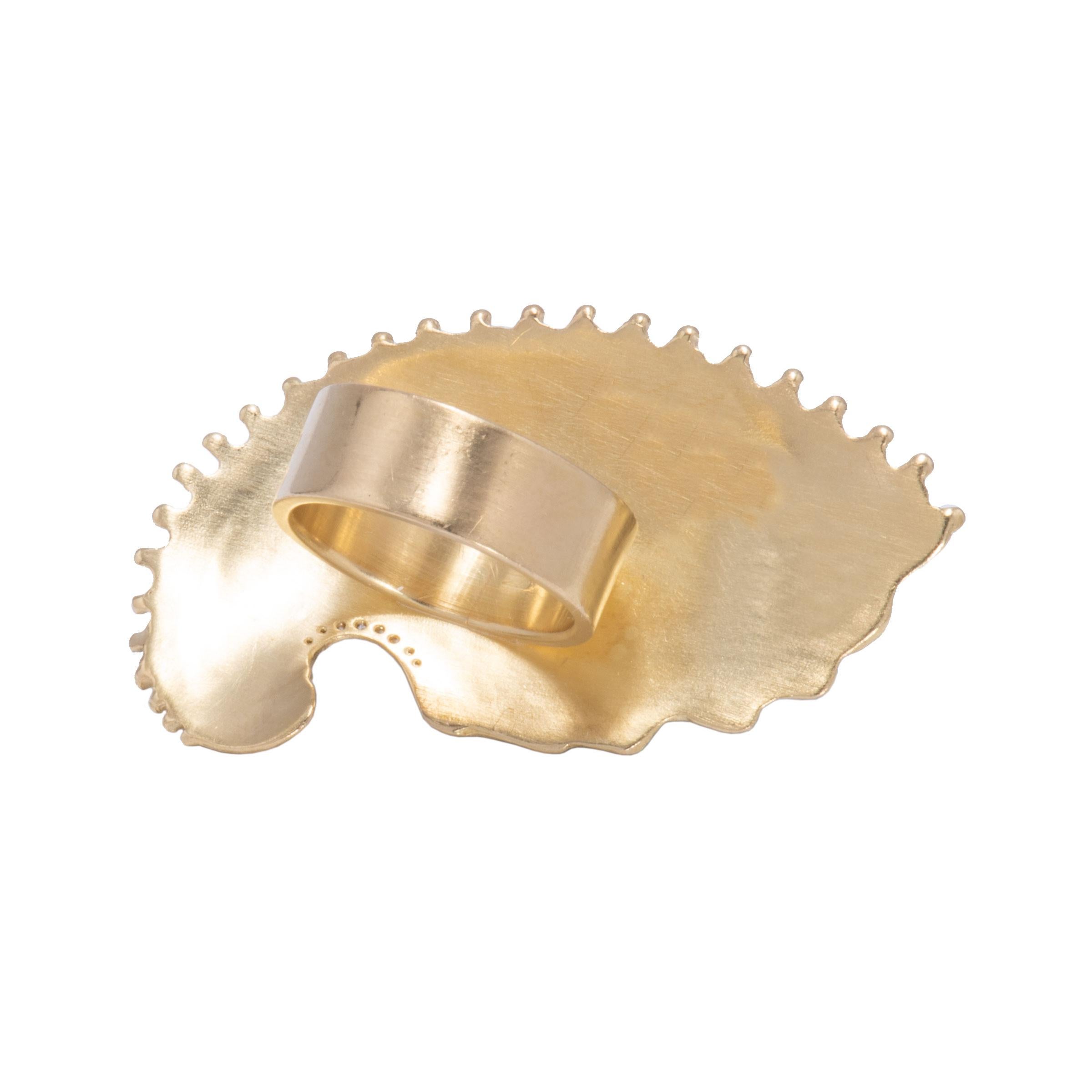 Contemporary Conch Shell Foot Ring For Sale