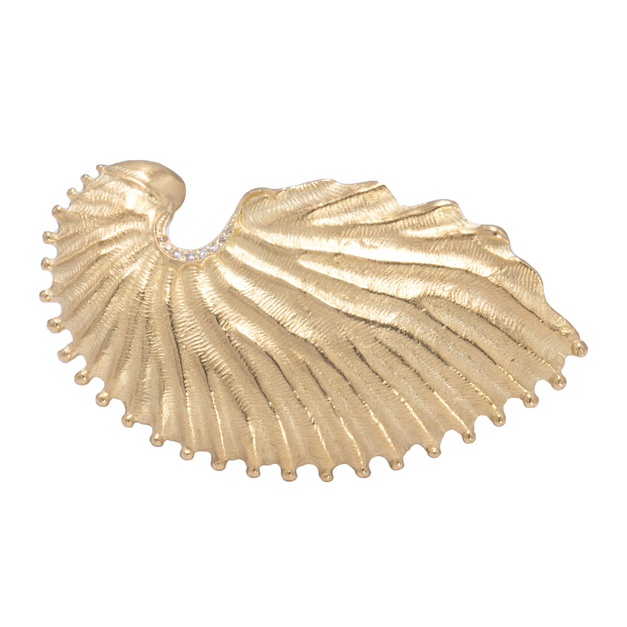 Round Cut Conch Shell Foot Ring For Sale