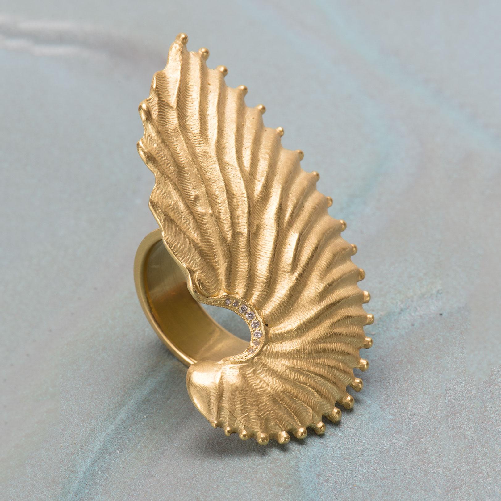 Conch Shell Foot Ring In New Condition For Sale In Santa Fe, NM