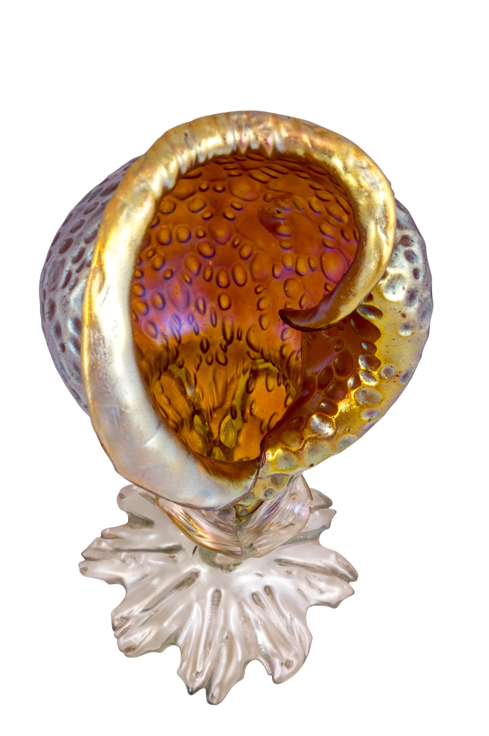 Vase en verre coquillage irisé fait à la main Loetz Autriche Jugendstil vers 1902  Bon état - En vente à Klosterneuburg, AT