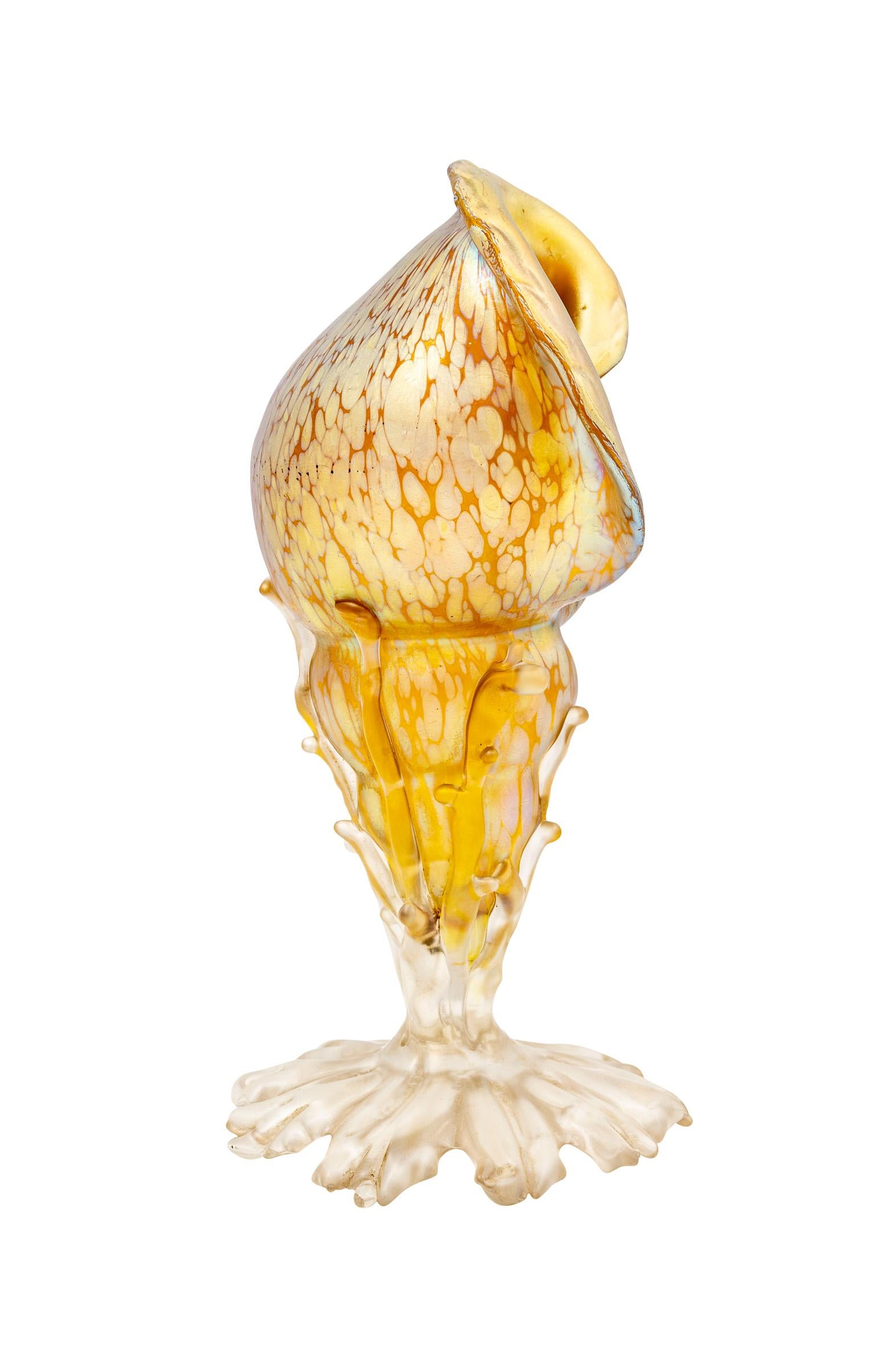 Conch shell glass vase handmade by Johann Loetz Witwe Austria/Bohemia Jugendstil circa 1900 