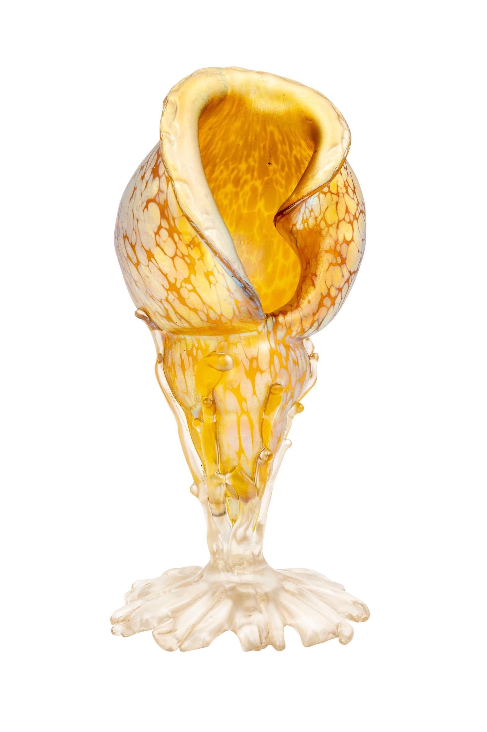 Austrian Conch Shell Vase Iridescent Handmade Loetz Austria Jugendstil, circa 1900