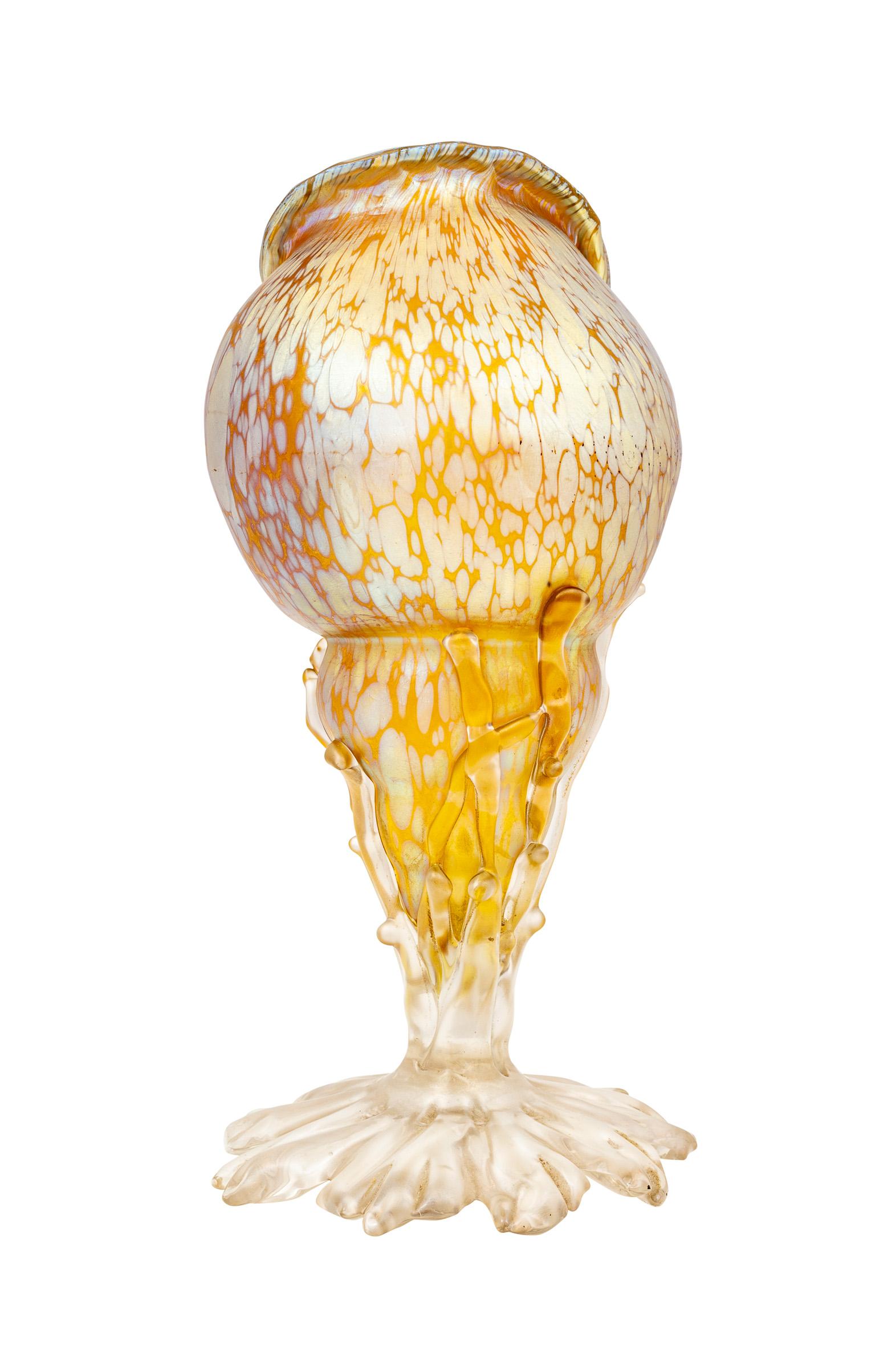 Hand-Crafted Conch Shell Vase Iridescent Handmade Loetz Austria Jugendstil, circa 1900