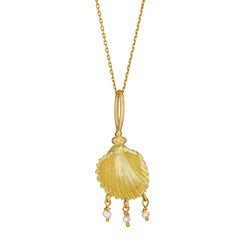 Concha de Vieira Necklace with Pearls, 18 Karat Yellow Gold