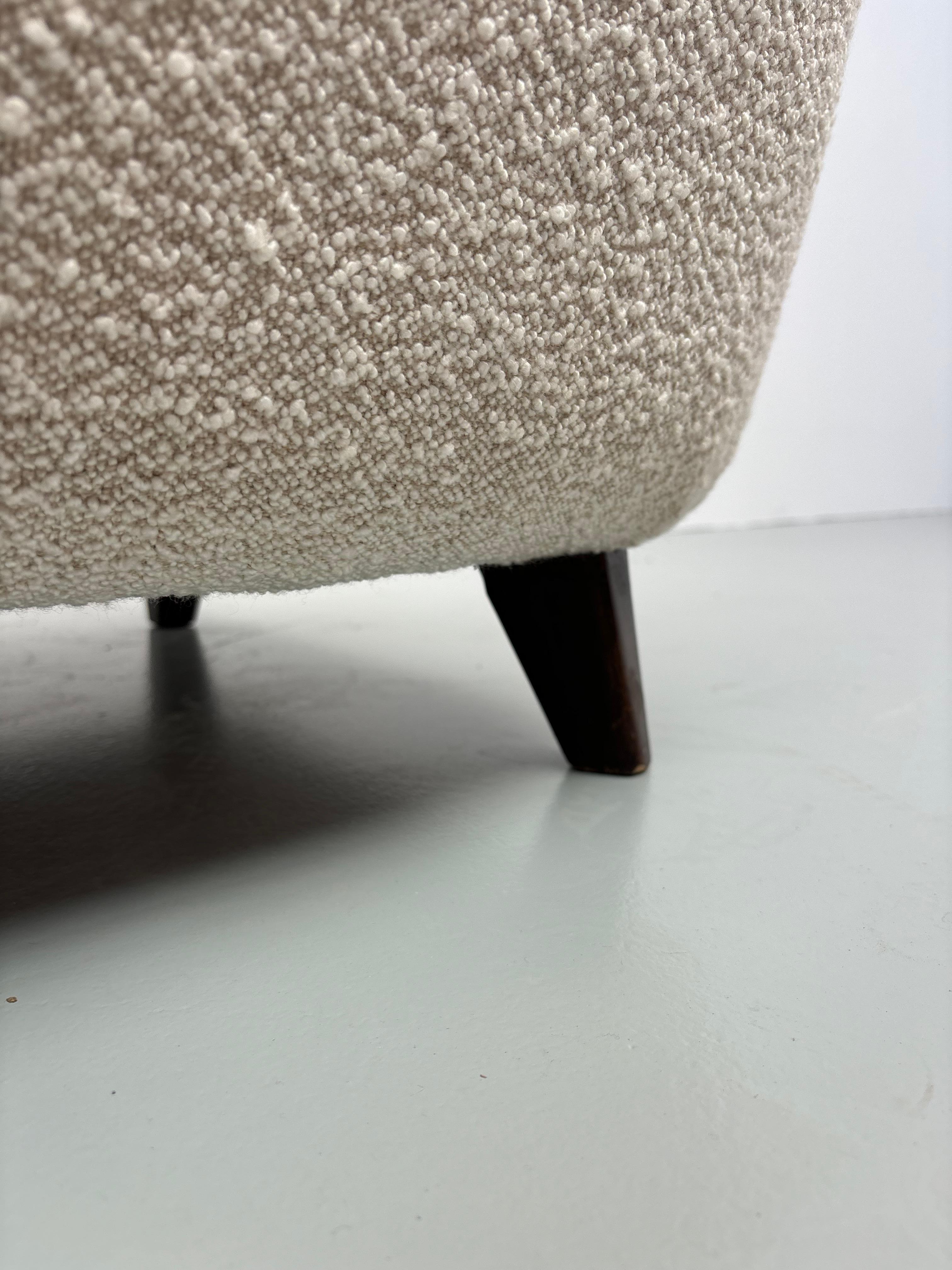 Sofá Concha de Joaquim Tenreiro en venta 6