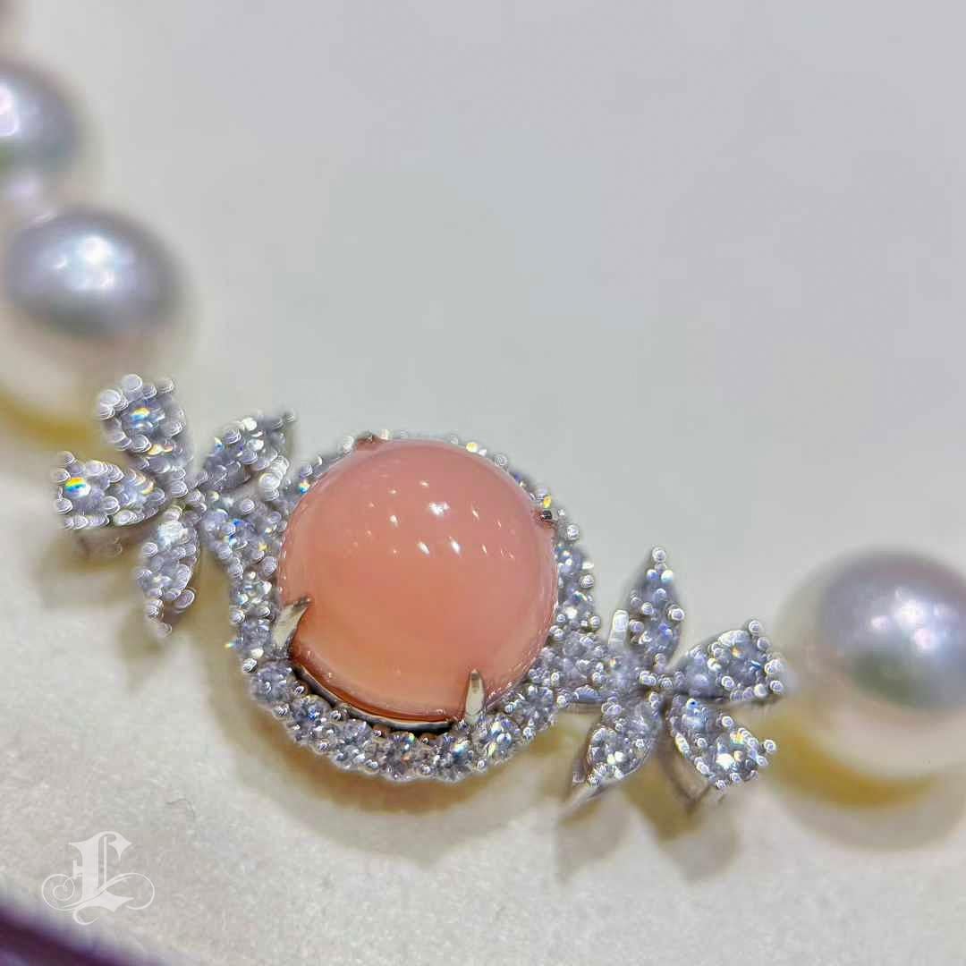 Non taillé 【Conchéa】5.85ct Conch Pearl & Aurora Akoya Pearl Diamond Necklace en vente