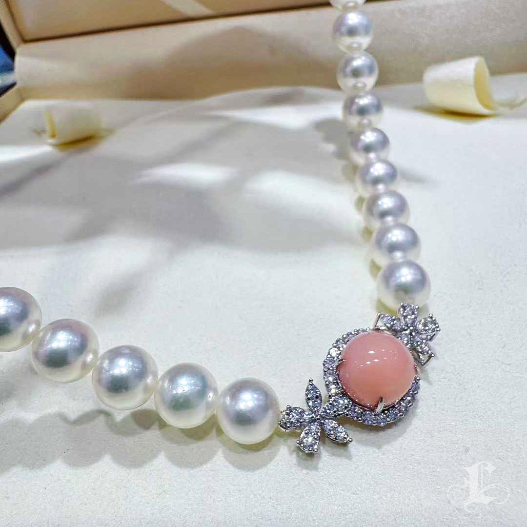 【Conchéa】5.85ct Conch Pearl & Aurora Akoya Pearl Diamond Necklace Neuf - En vente à New York, NY