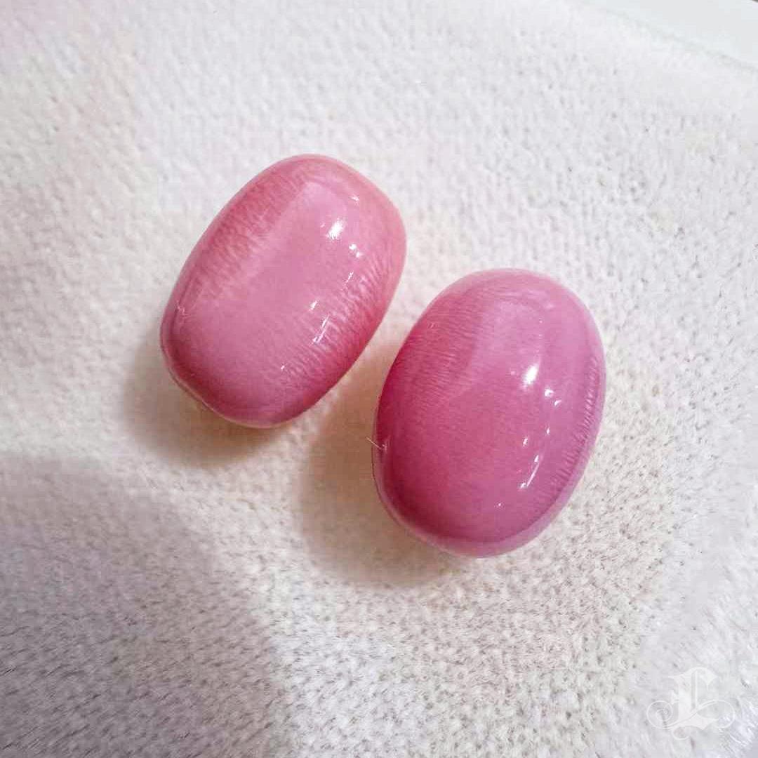 Uncut 【Conchéa】Collector’s Pair Matched Flamingo Pink Conch Pearls – 4.73 + 4.87ct