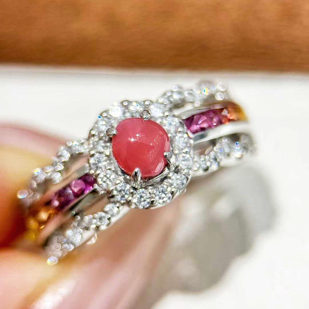 Non taillé 【Conchéa】Conch Pearl Platinum Multicolor Sapphire & Diamond Halo Ring - 0.57ct en vente