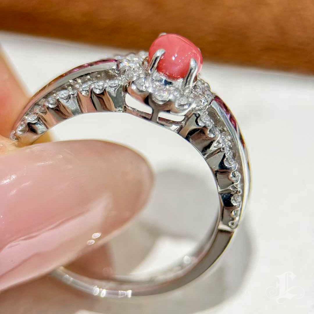 【Conchéa】Conch Pearl Platinum Multicolor Sapphire & Diamond Halo Ring - 0.57ct en vente 4