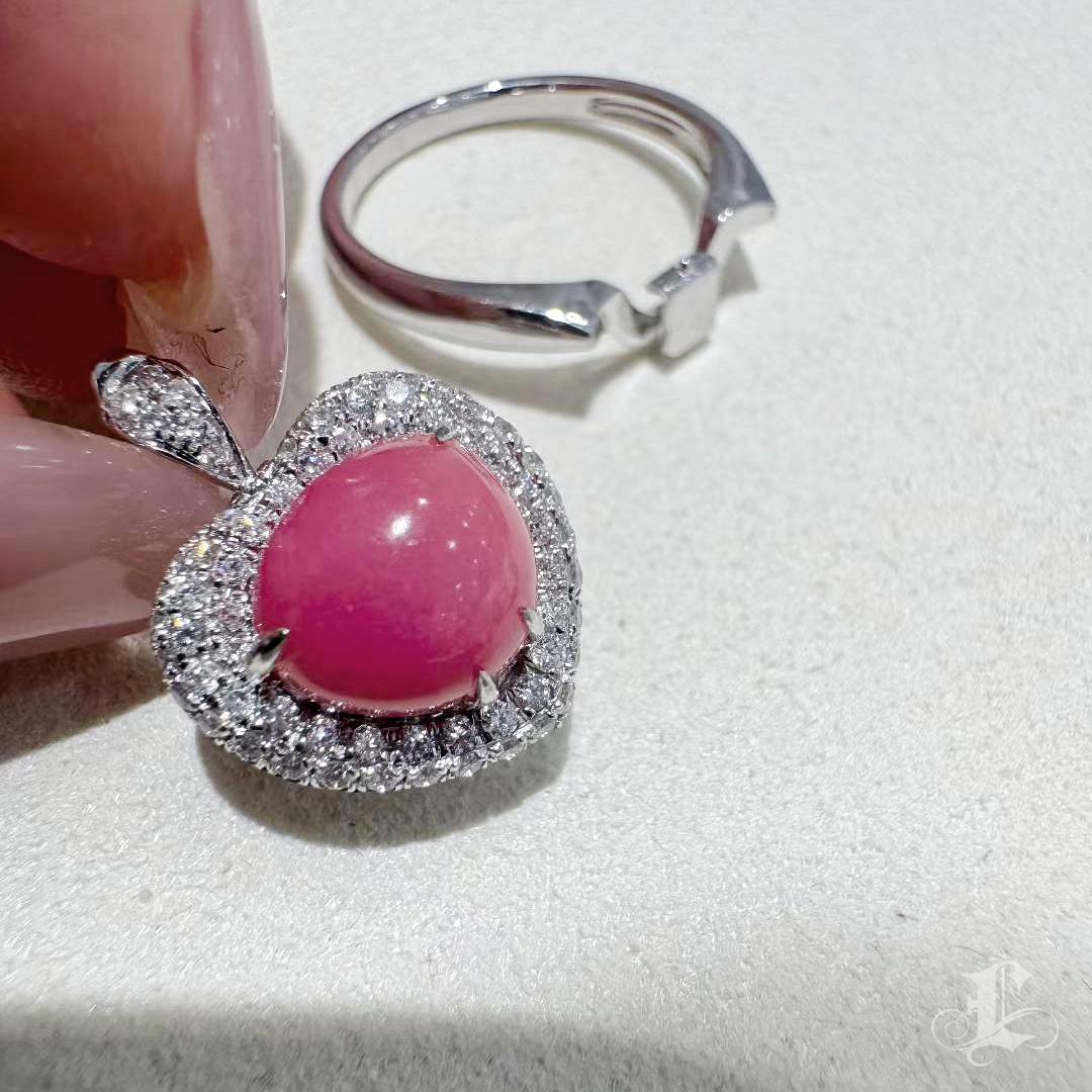 Grezzo 【Conchéa】 Anello e ciondolo convertibile conchiglia a cuore - 3,56ct in vendita
