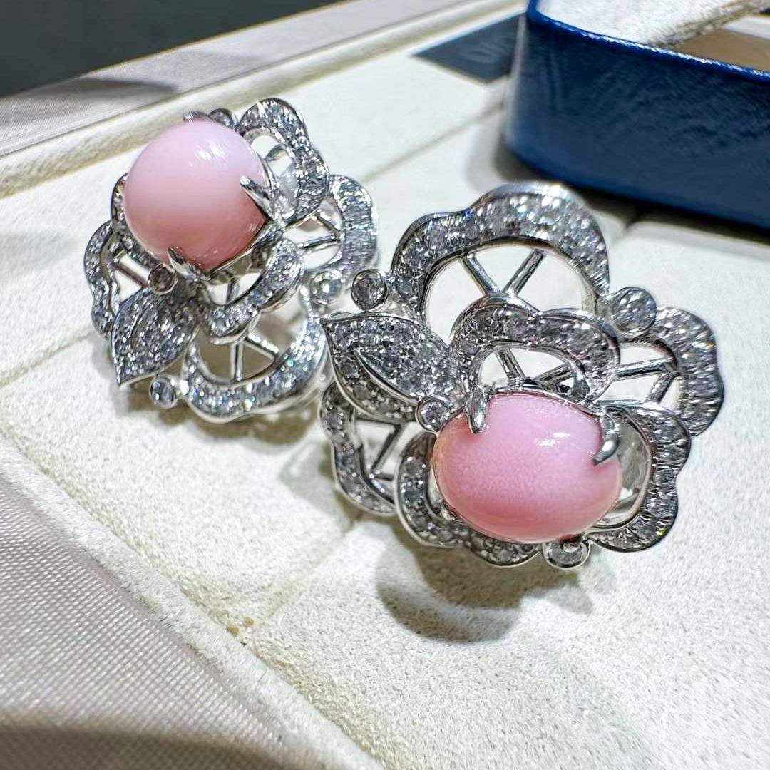 【Conchéa】Eternal Bloom Boucles d'oreilles perles de conque et diamants - 4.96ct Neuf - En vente à New York, NY