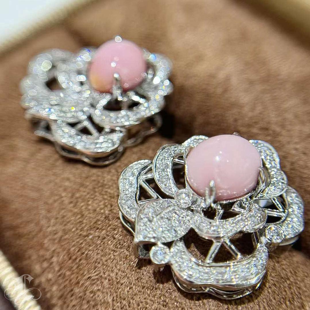 【Conchéa】Eternal Bloom Boucles d'oreilles perles de conque et diamants - 4.96ct Pour femmes en vente