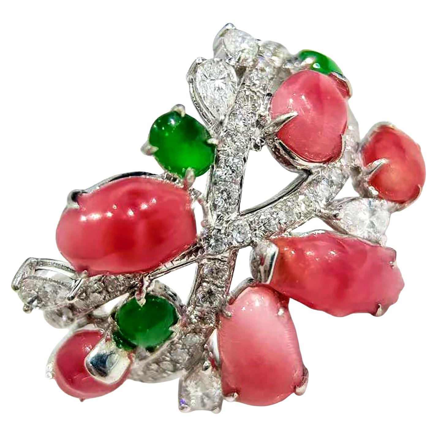 【Conchéa】Anello con perle di conchiglia, giadeite e diamanti - 4,37ct in vendita