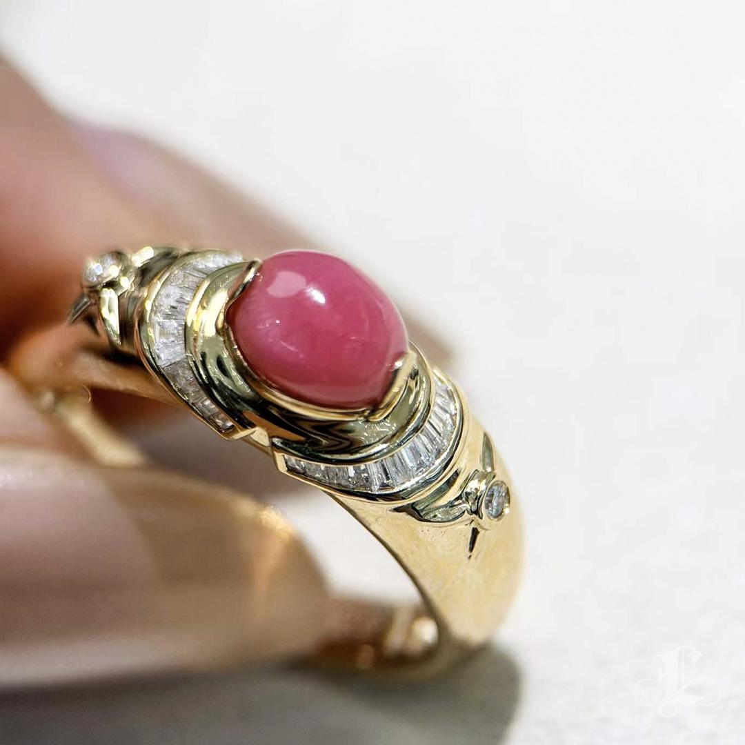 【Conchéa】Heritage Flamingo Conch Pearl Baguette Diamond Ring - 1.0 ct en vente 6