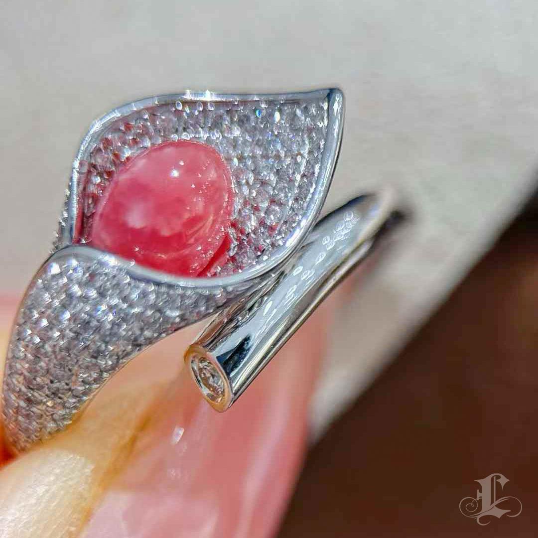Non taillé 【Conchéa】Bague de perles de conque à pétales flamboyants - 1.19ct en vente